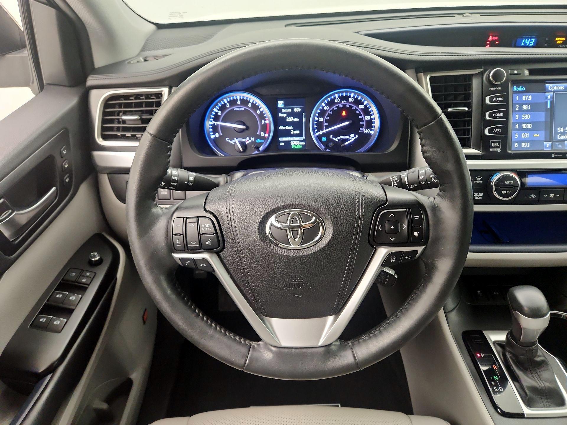 Thumbnail: 2019 Toyota Highlander - 10