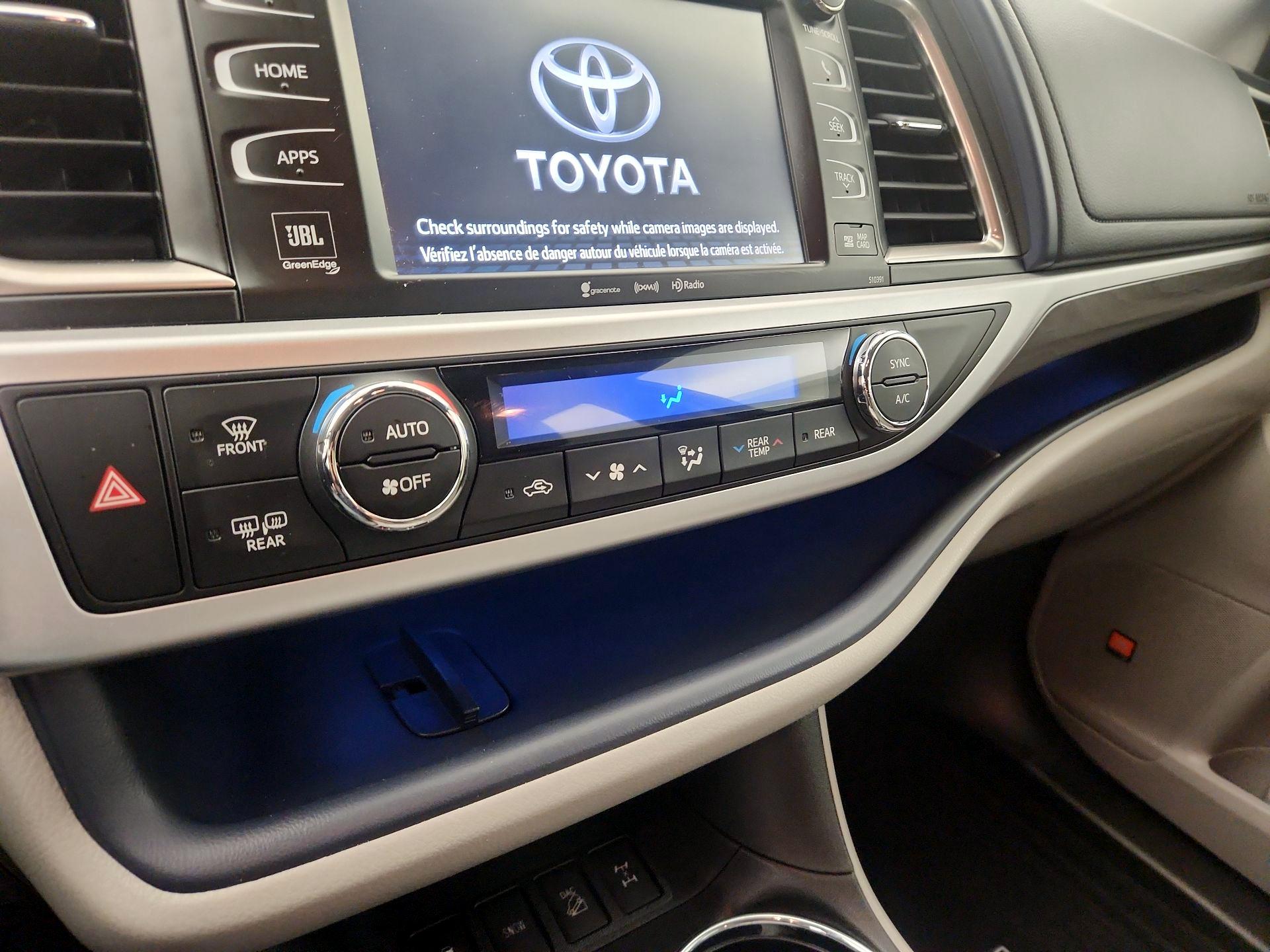 Thumbnail: 2019 Toyota Highlander - 14