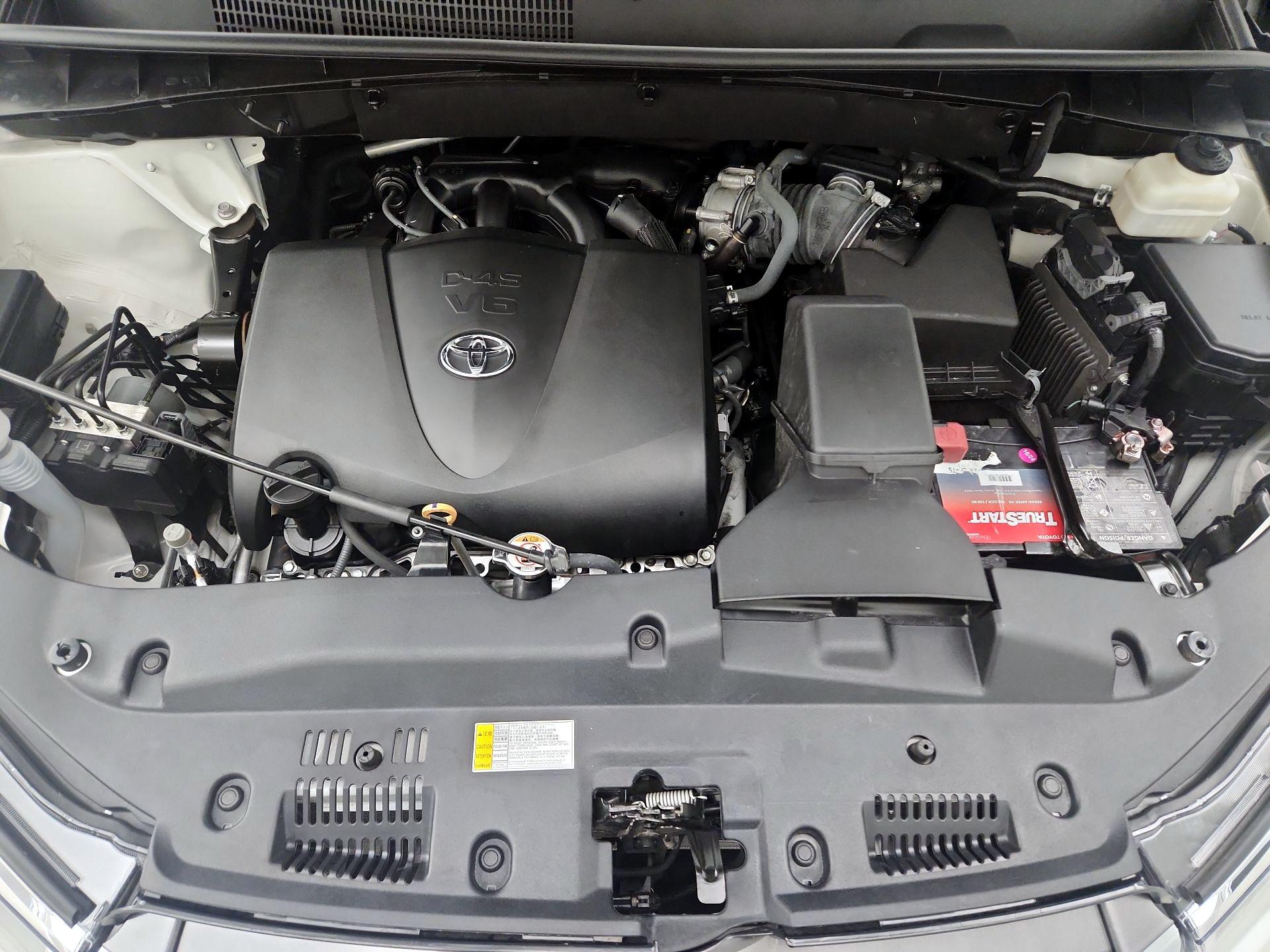 Thumbnail: 2019 Toyota Highlander - 17