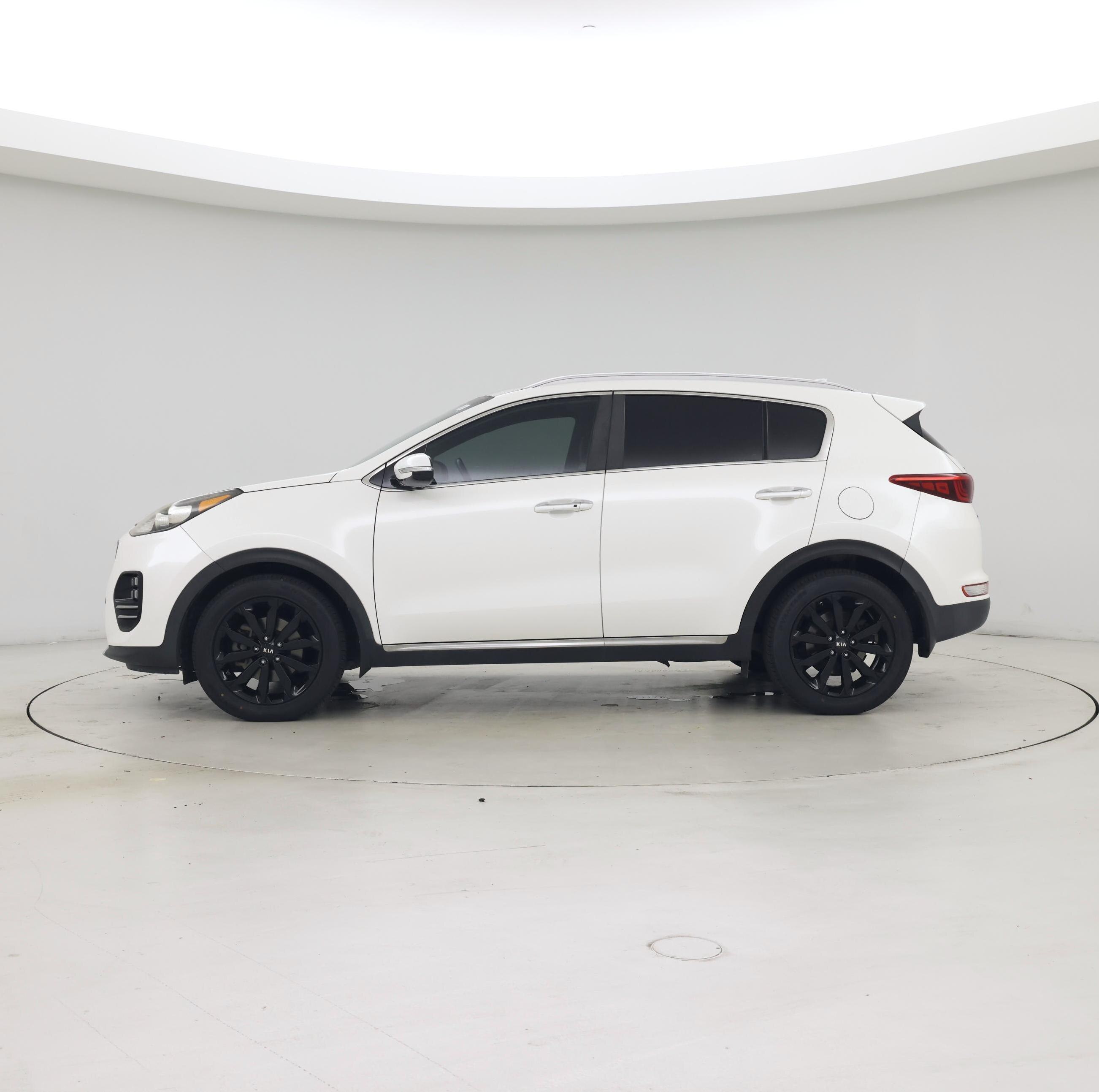 Thumbnail: 2019 Kia Sportage - 3