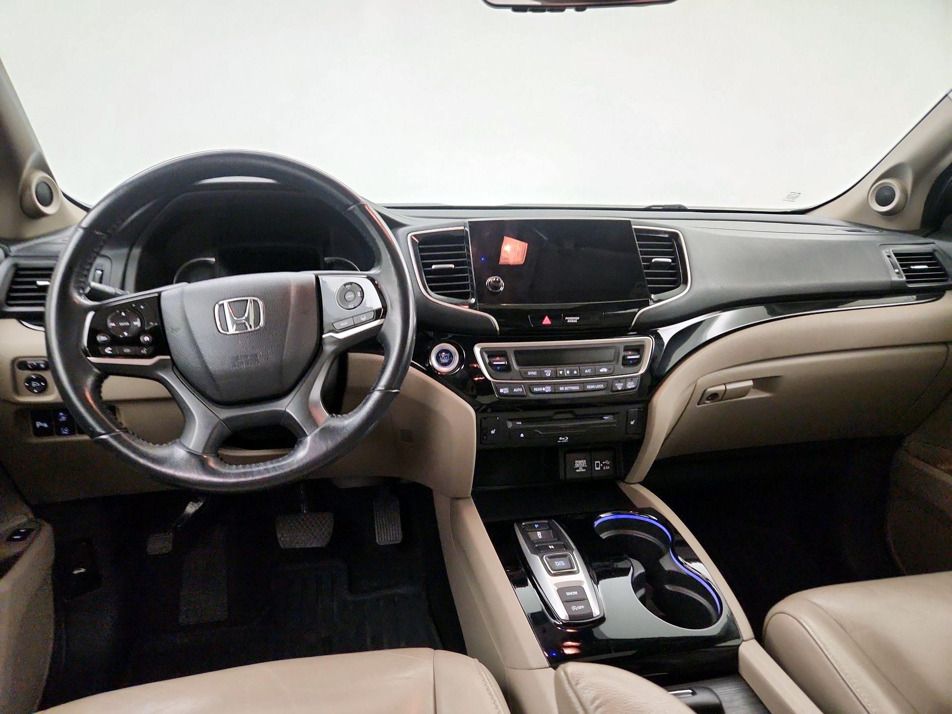 Thumbnail: 2019 Honda Pilot - 9