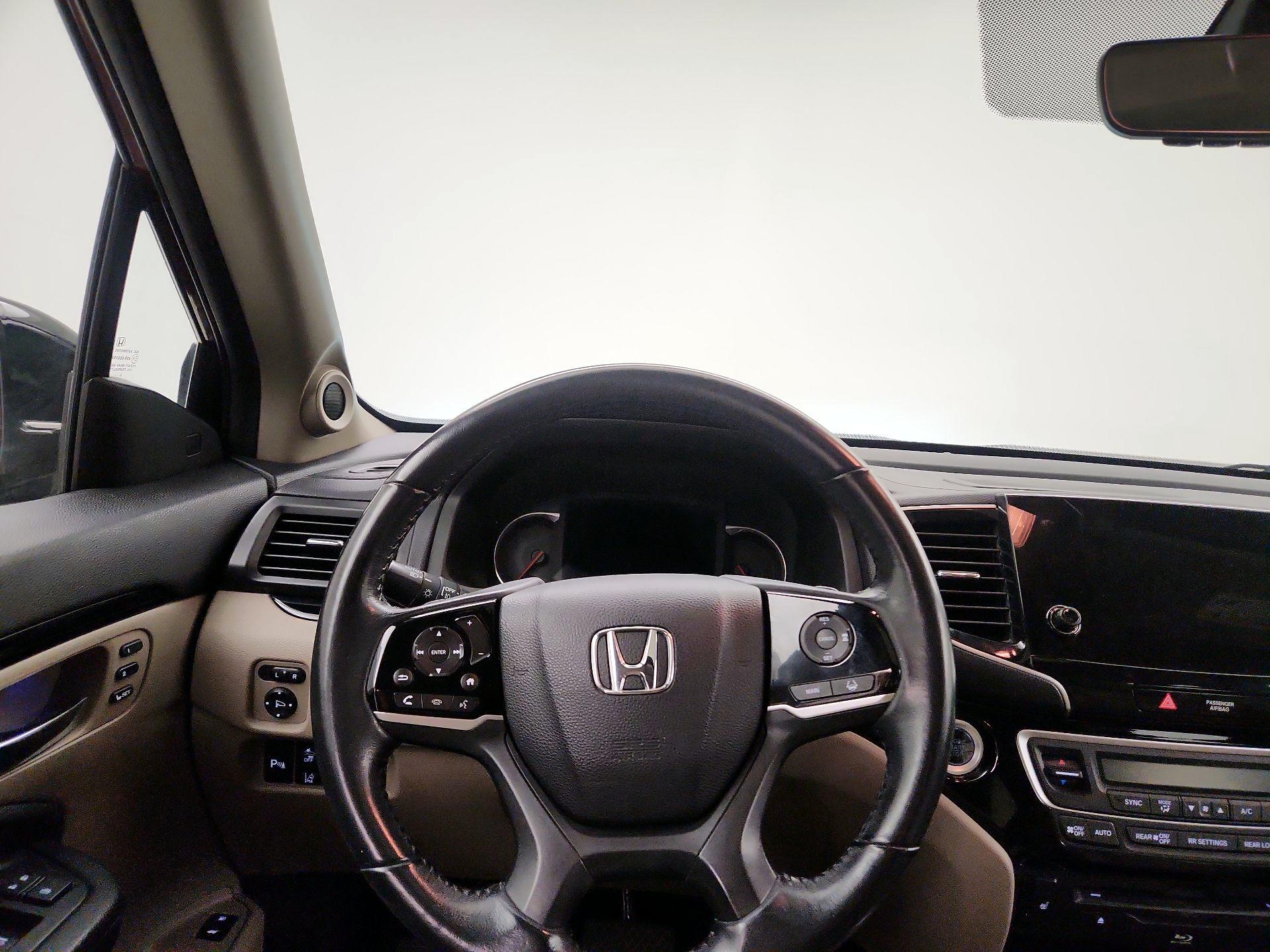 Thumbnail: 2019 Honda Pilot - 10