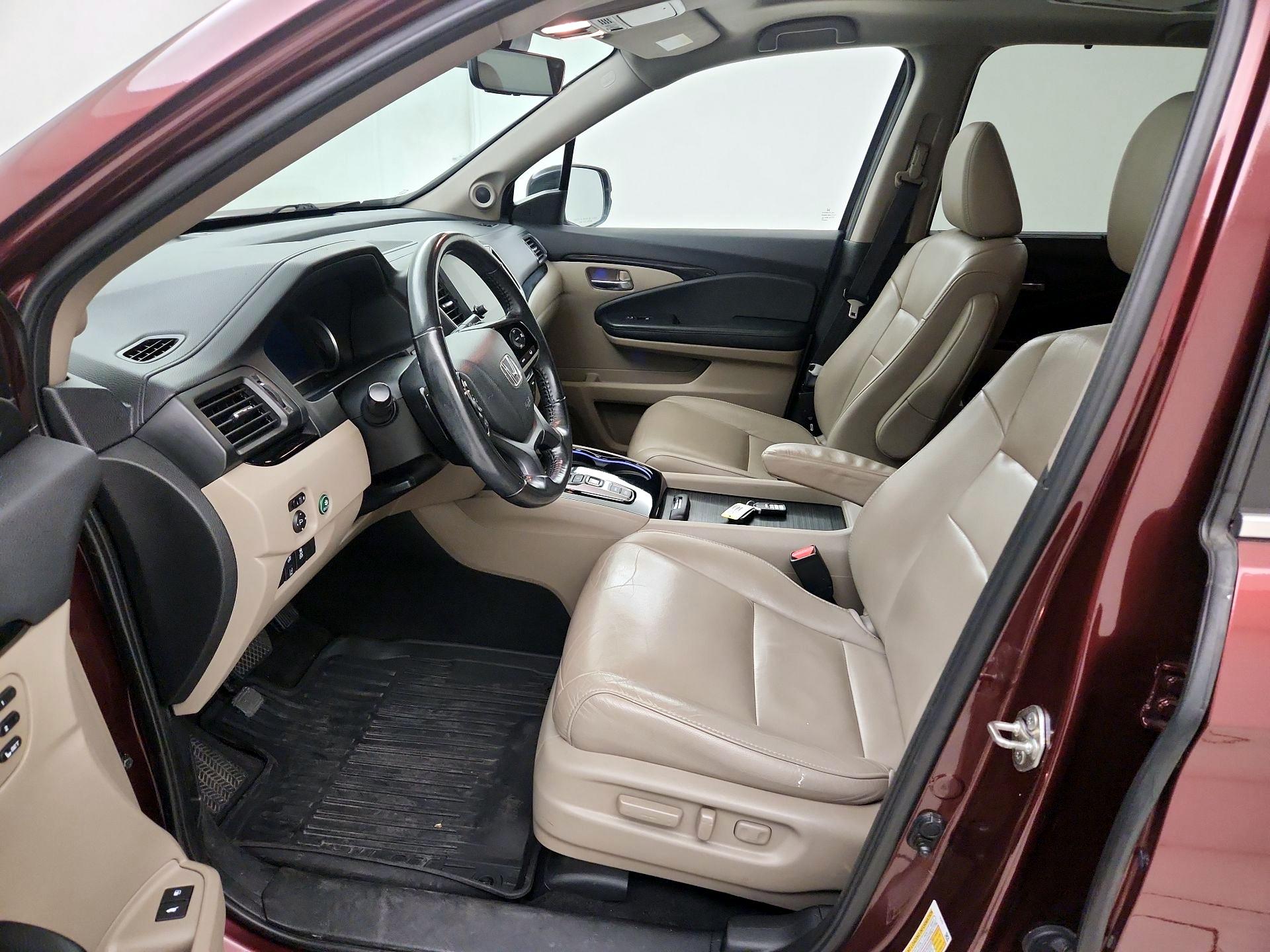 Thumbnail: 2019 Honda Pilot - 11