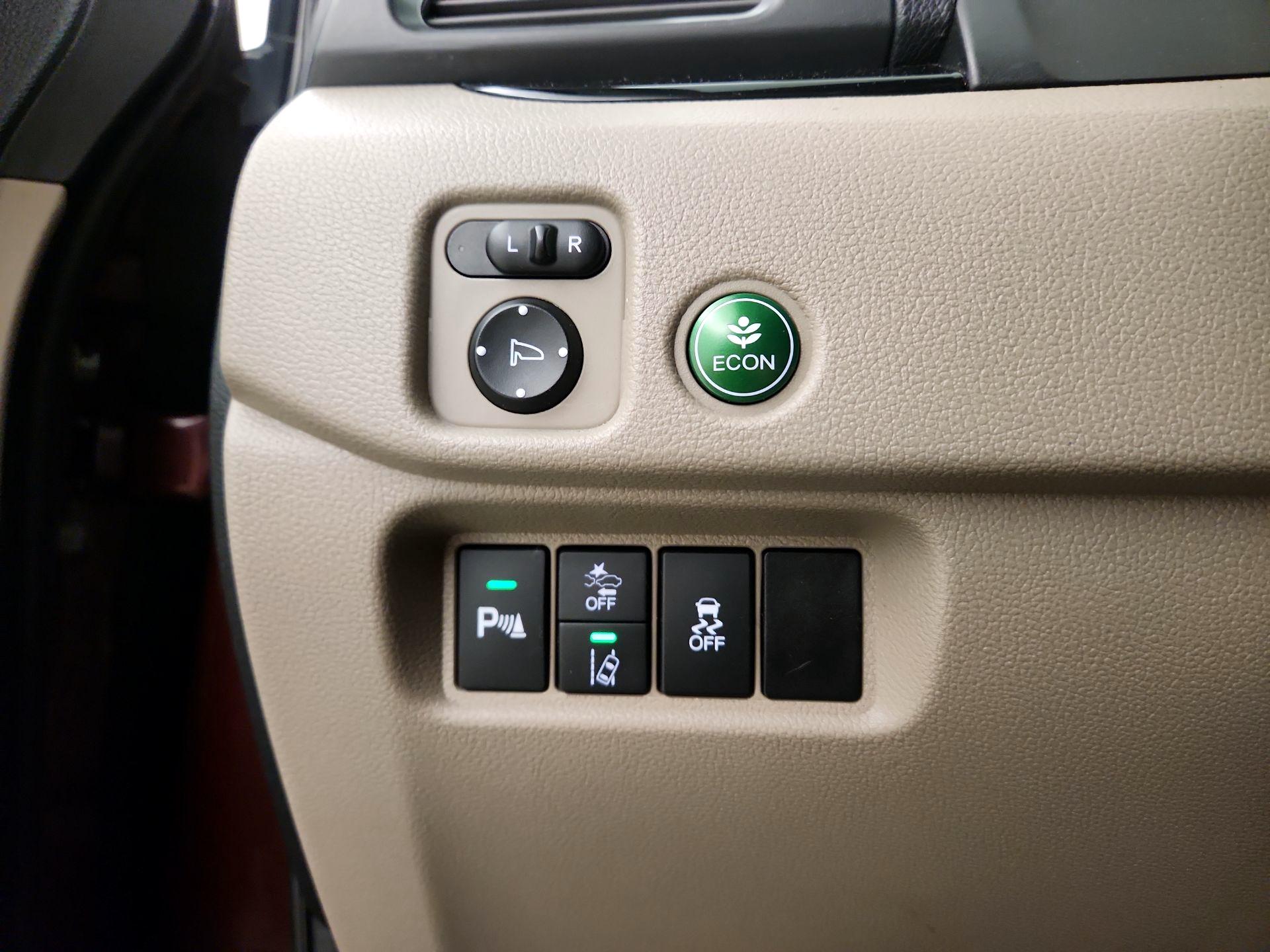 Thumbnail: 2019 Honda Pilot - 13