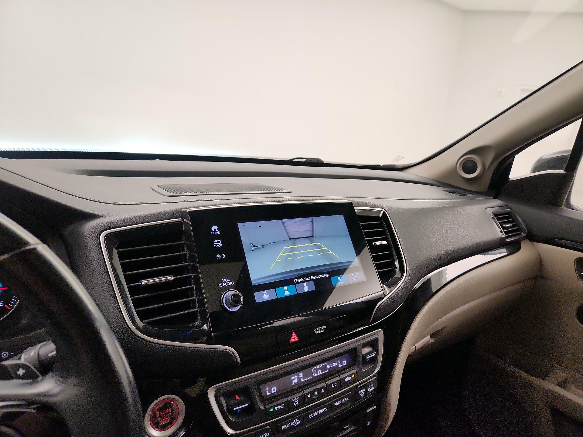 Thumbnail: 2019 Honda Pilot - 14