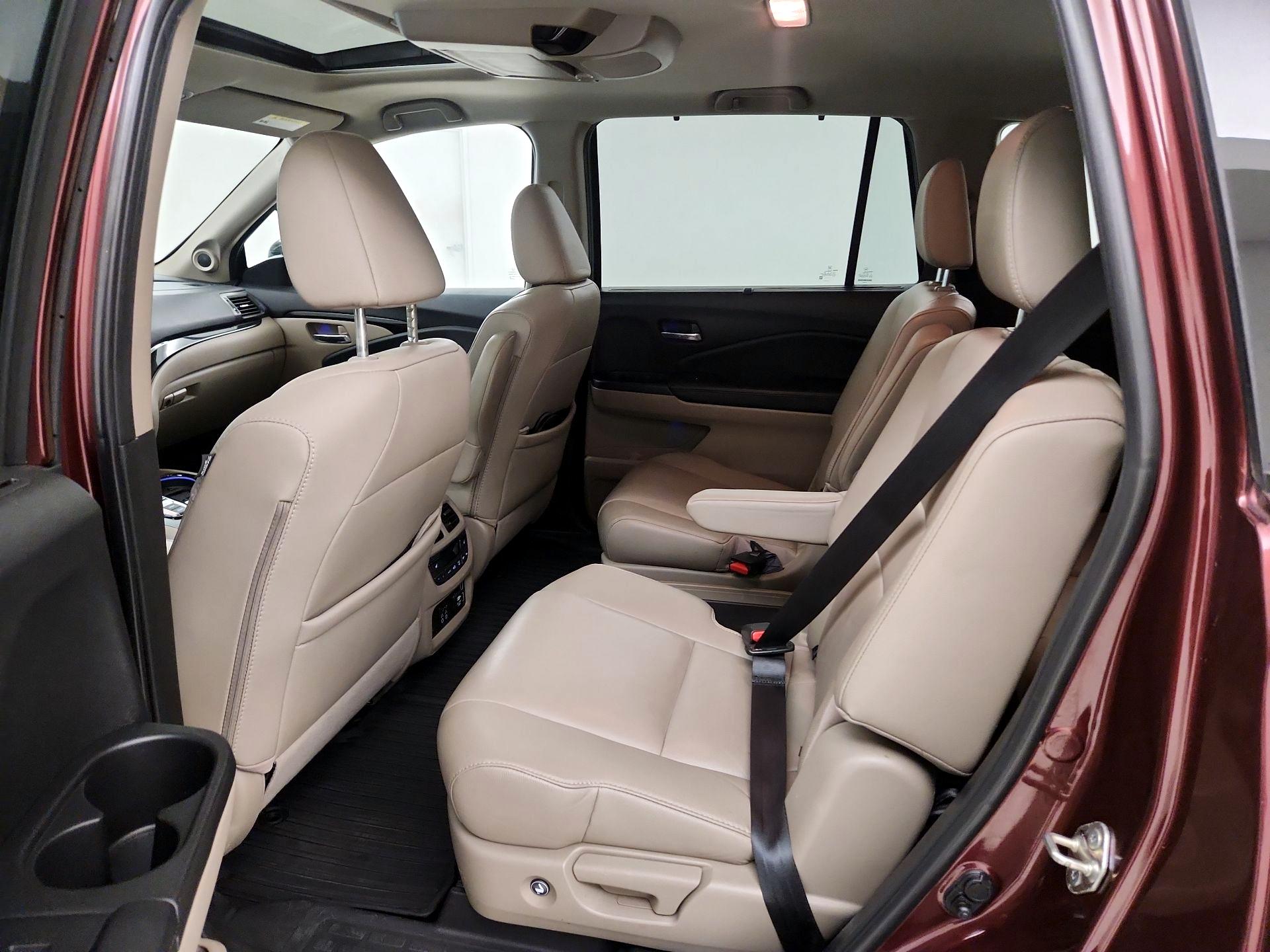 Thumbnail: 2019 Honda Pilot - 20