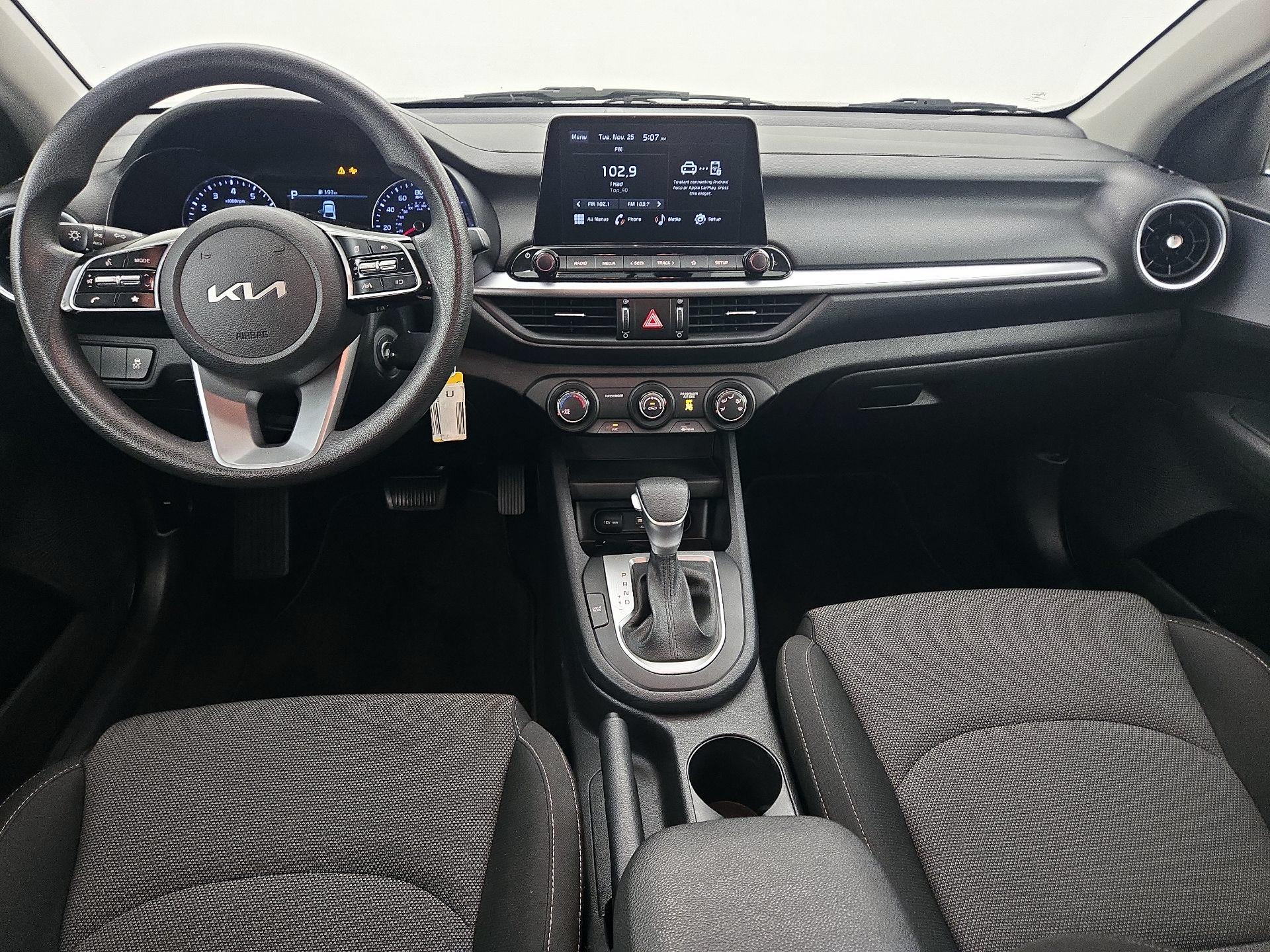 Thumbnail: 2023 Kia Forte - 9