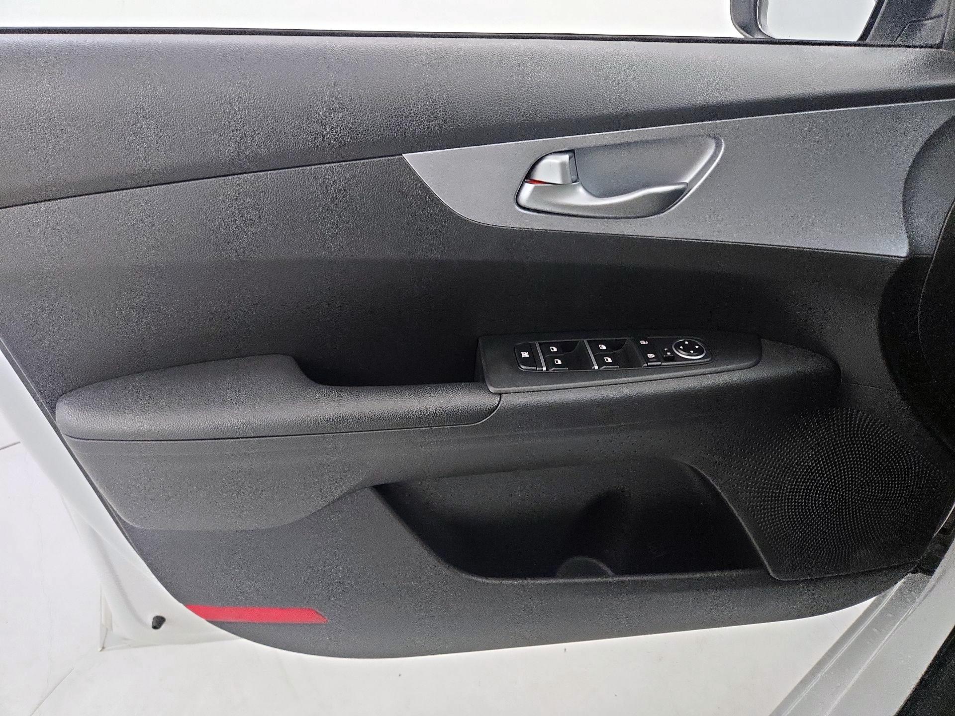 Thumbnail: 2023 Kia Forte - 12