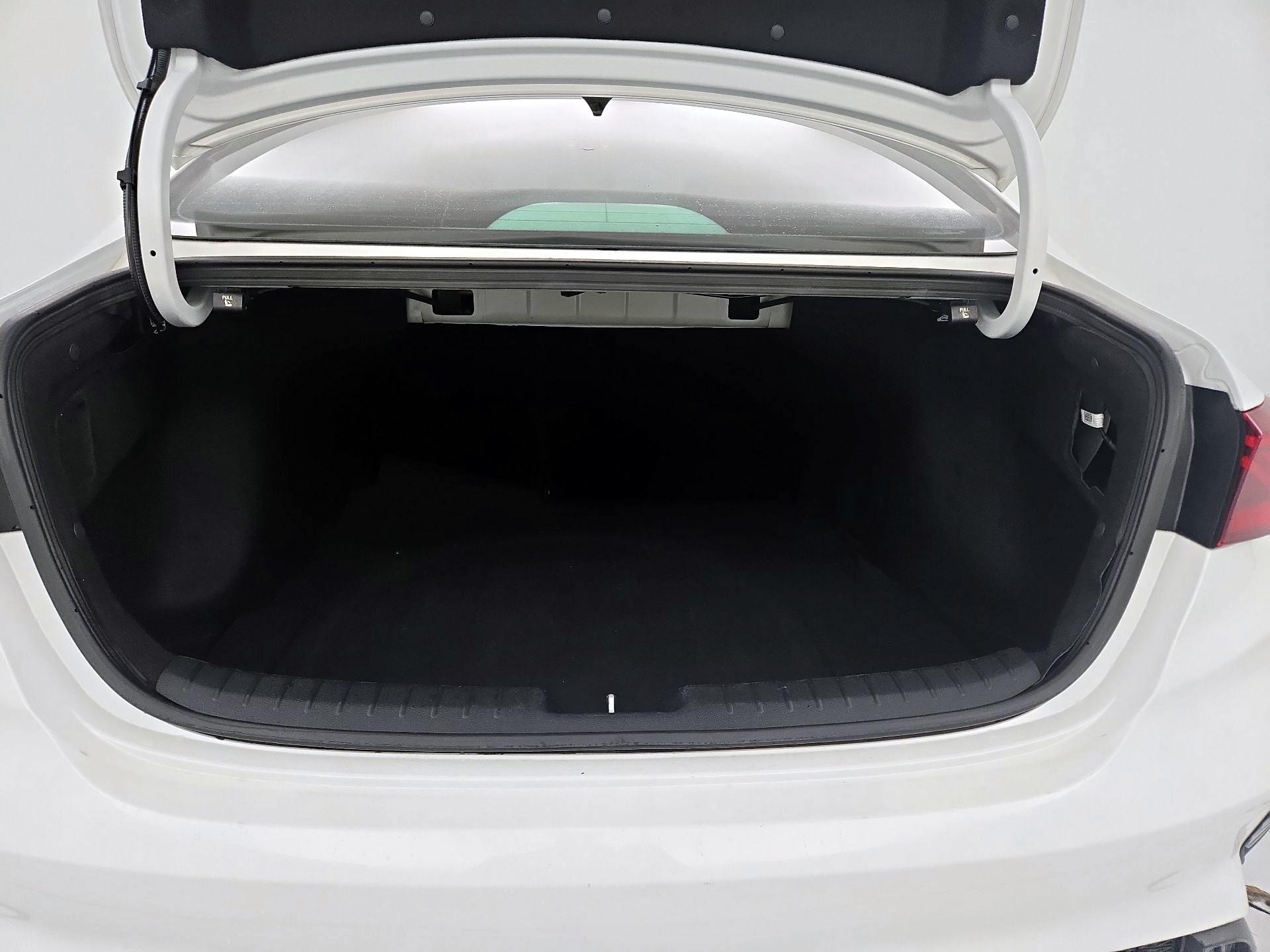 Thumbnail: 2023 Kia Forte - 20