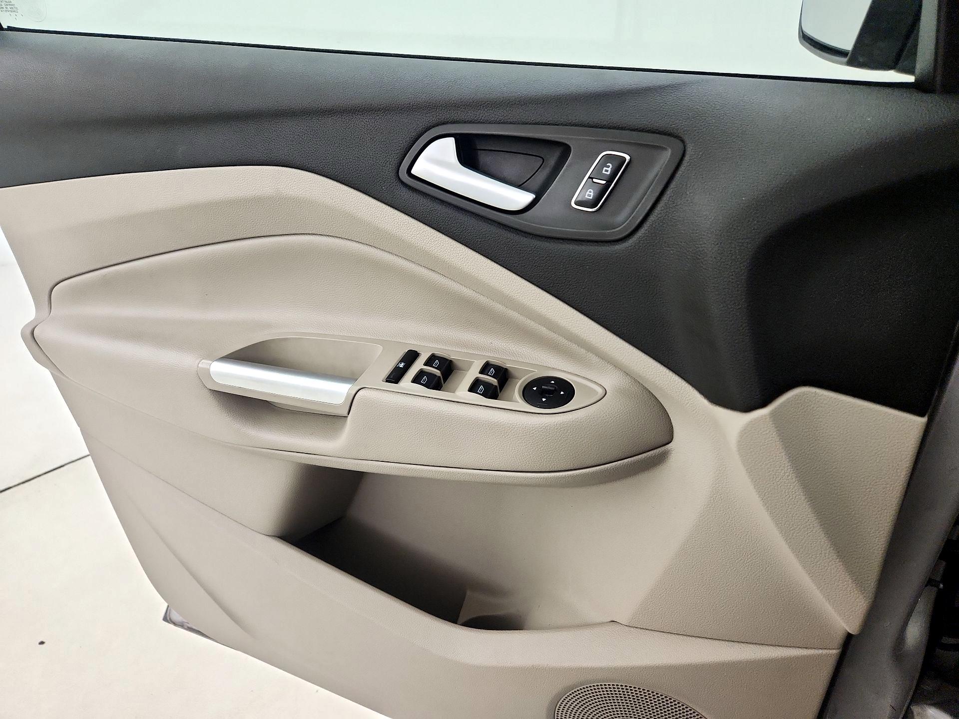 Thumbnail: 2015 Ford Escape - 12