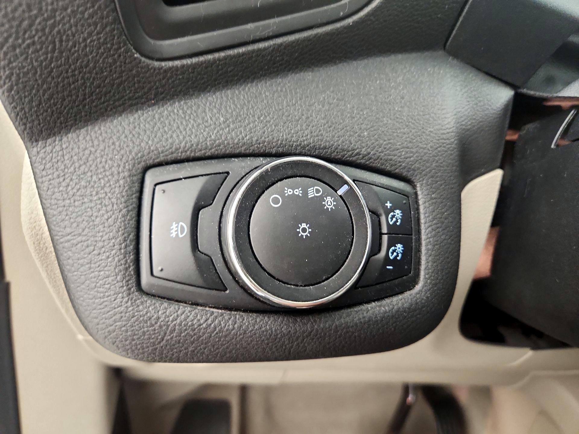 Thumbnail: 2015 Ford Escape - 13