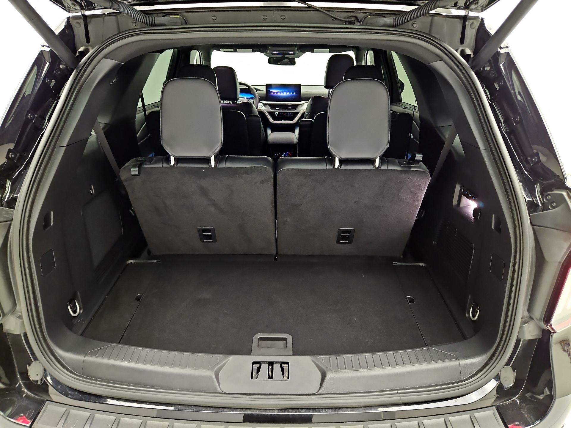 Thumbnail: 2025 Ford Explorer - 18