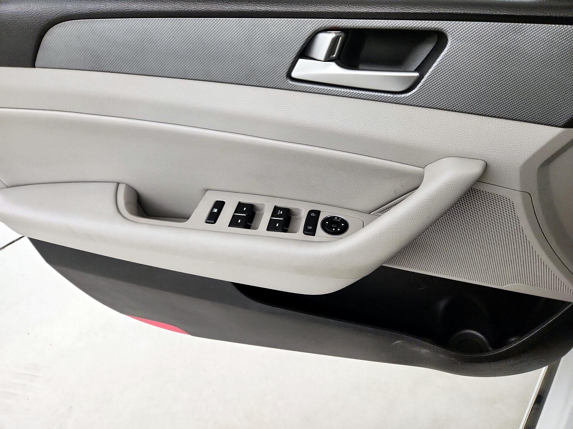 Thumbnail: 2017 Hyundai Sonata - 12