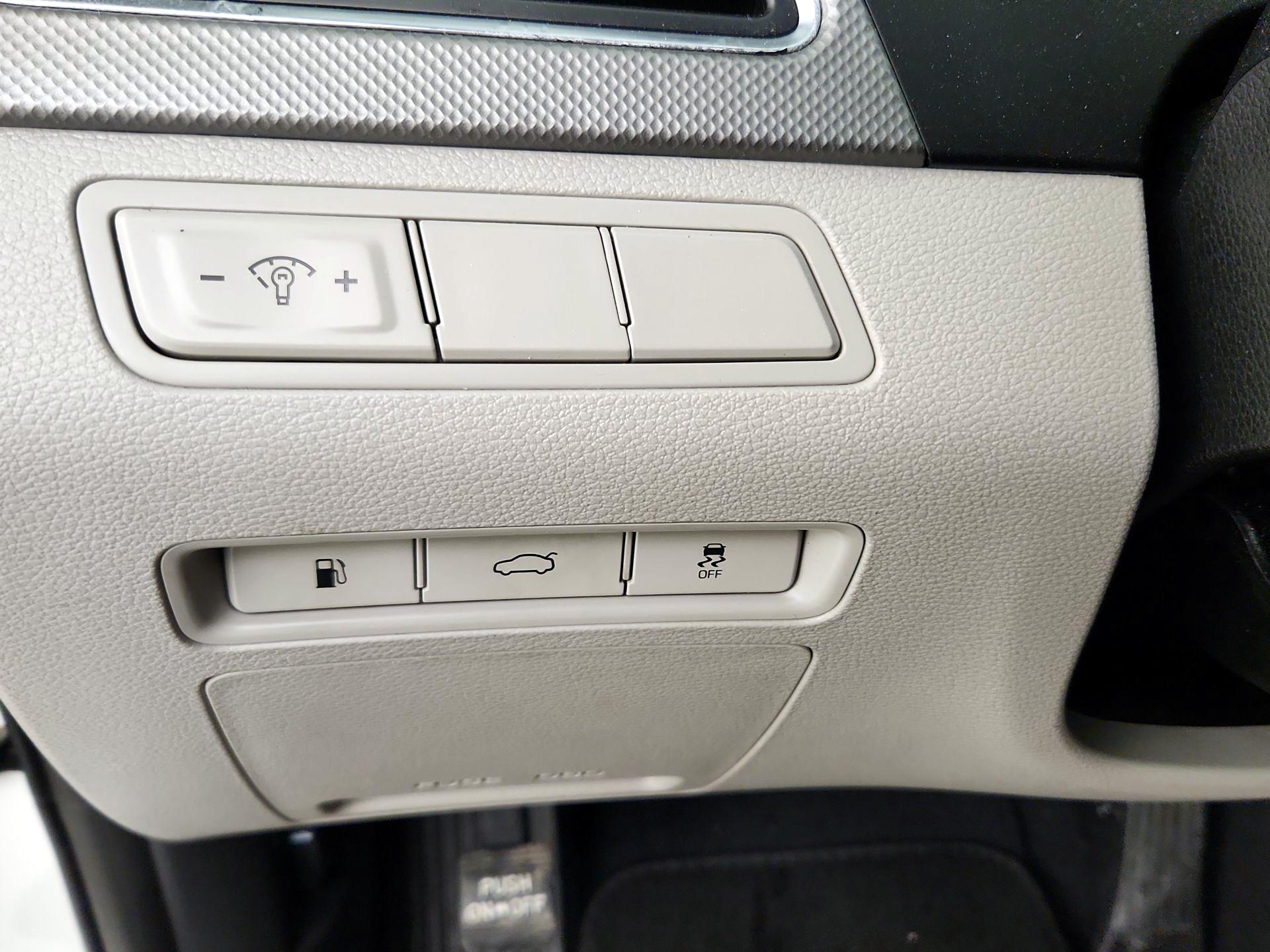 Thumbnail: 2017 Hyundai Sonata - 13