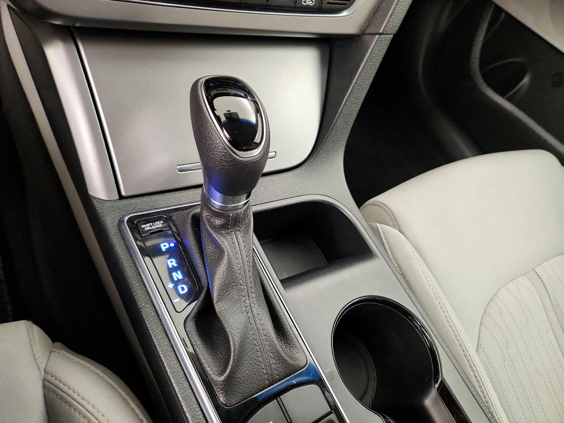 Thumbnail: 2017 Hyundai Sonata - 17