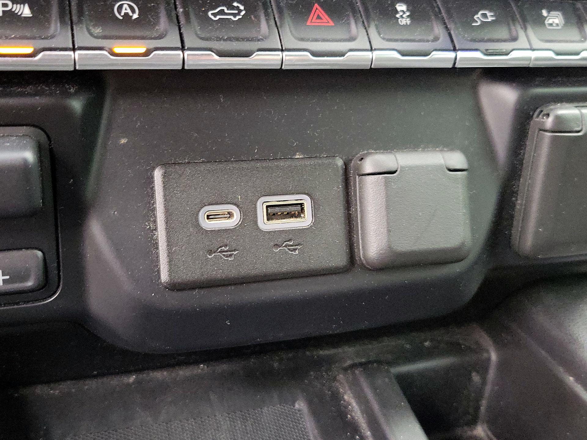 Thumbnail: 2019 Chevrolet Silverado 1500 - 19