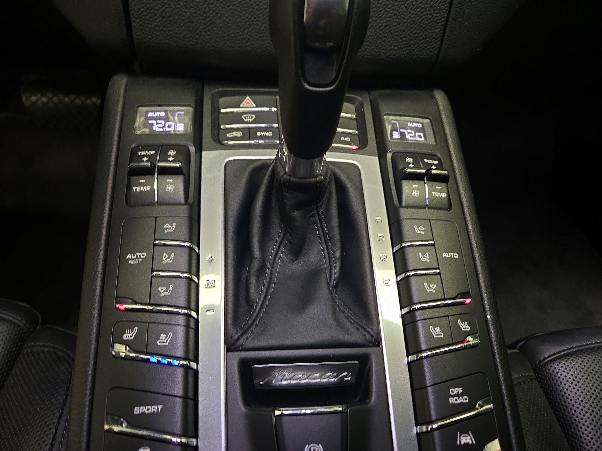 Thumbnail: 2018 Porsche Macan - 17