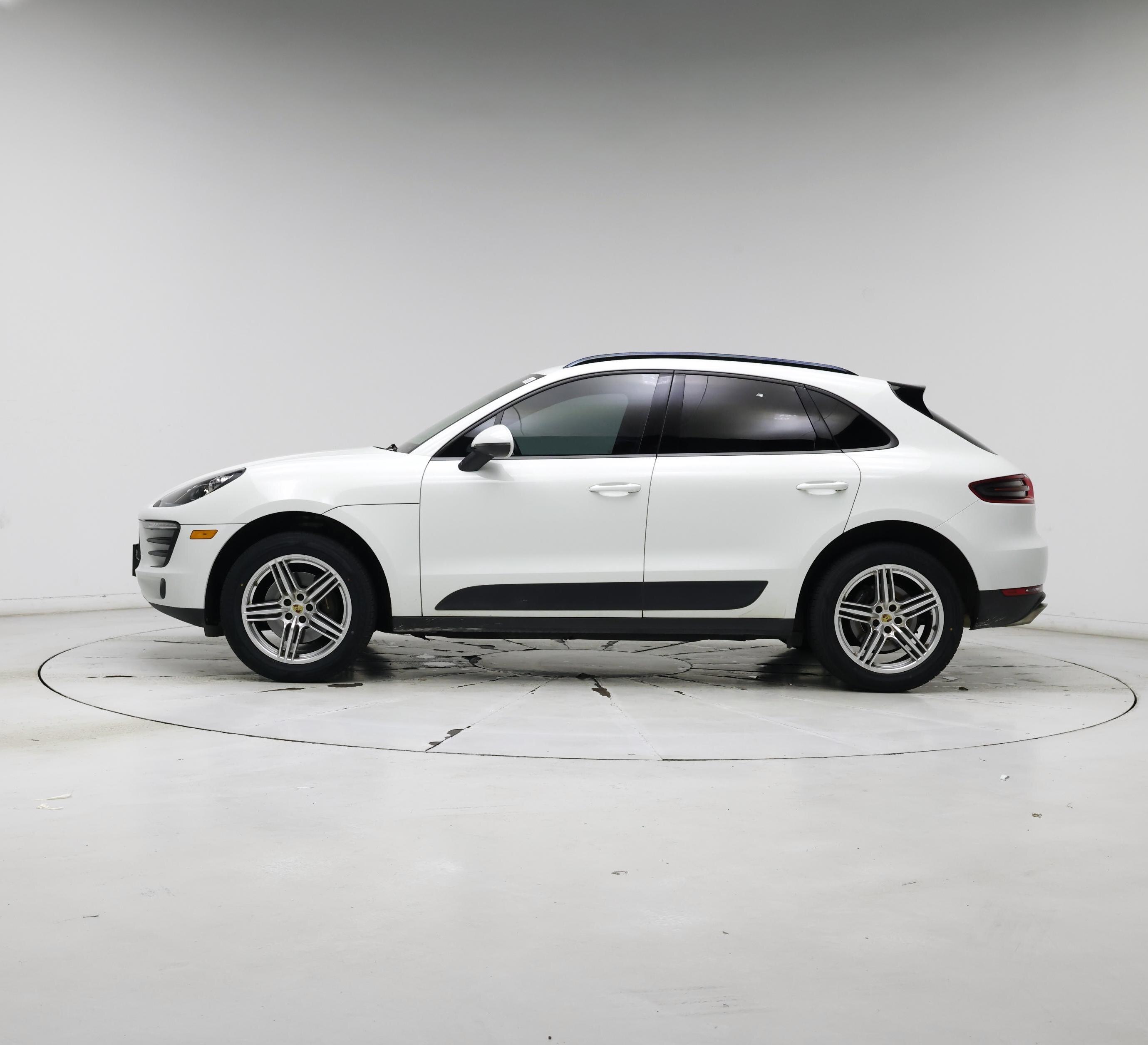 Thumbnail: 2018 Porsche Macan - 3