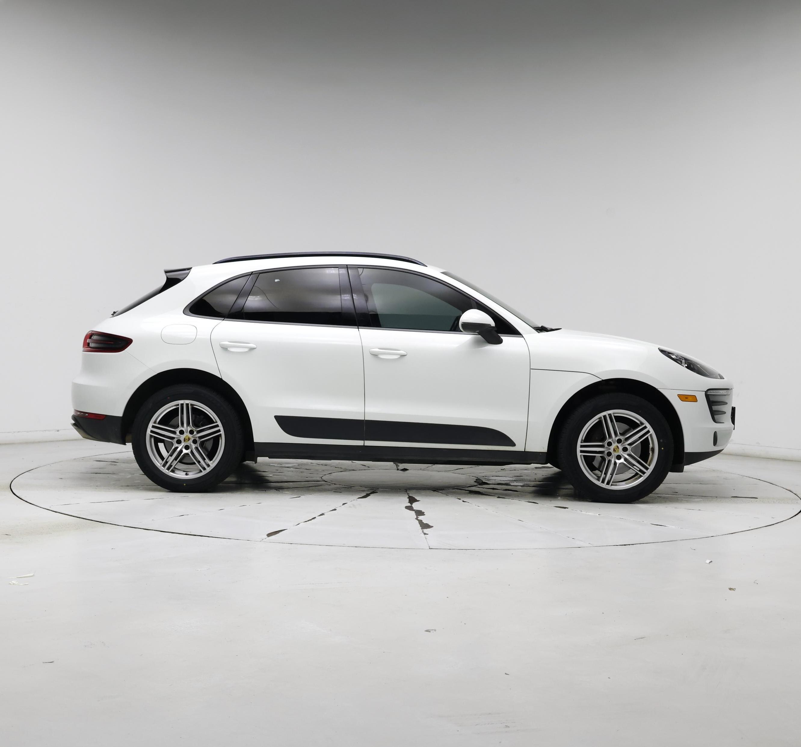 Thumbnail: 2018 Porsche Macan - 7