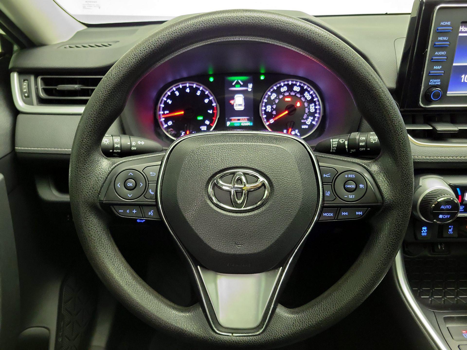 Thumbnail: 2019 Toyota RAV4 - 10