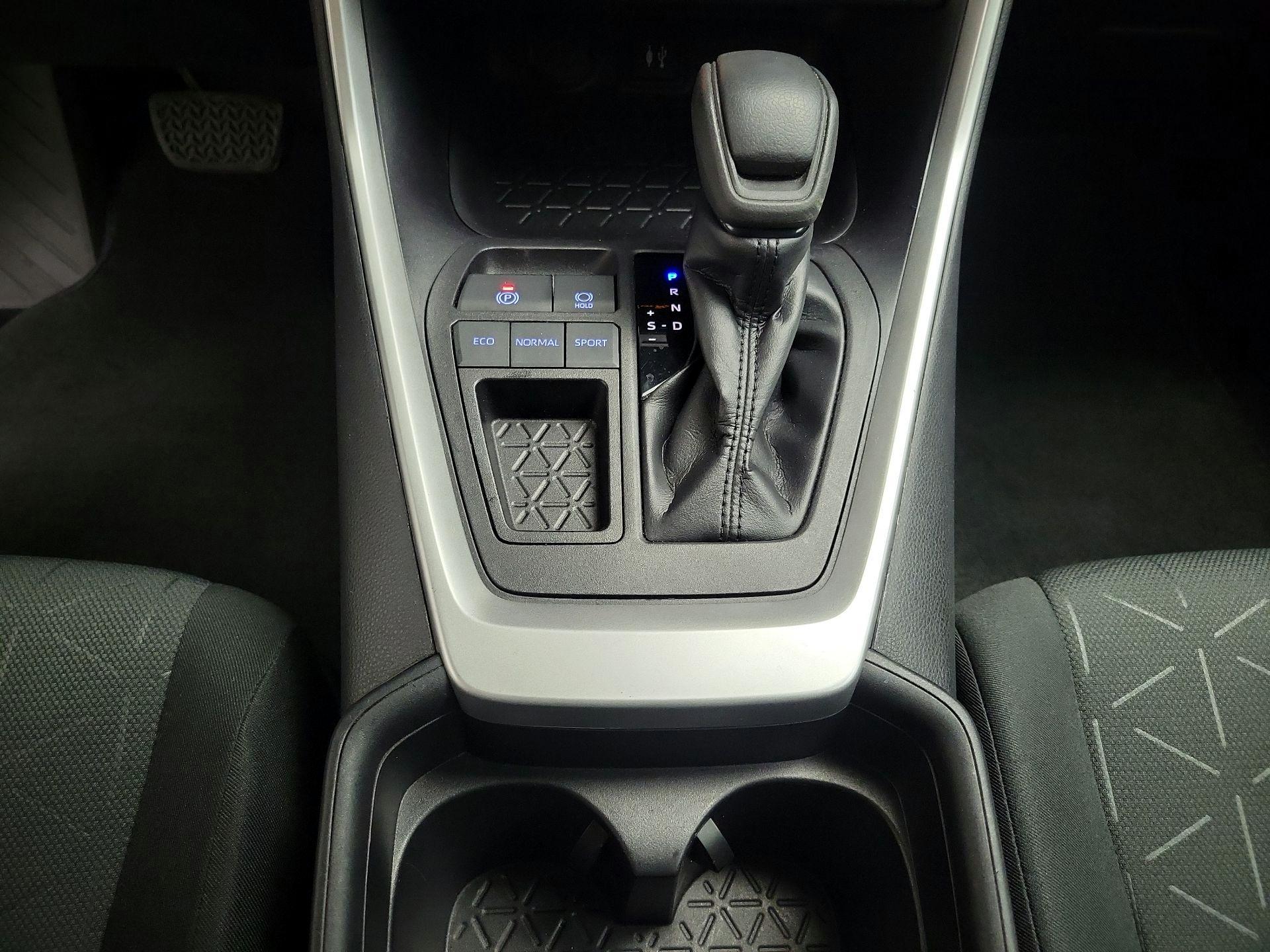 Thumbnail: 2019 Toyota RAV4 - 17