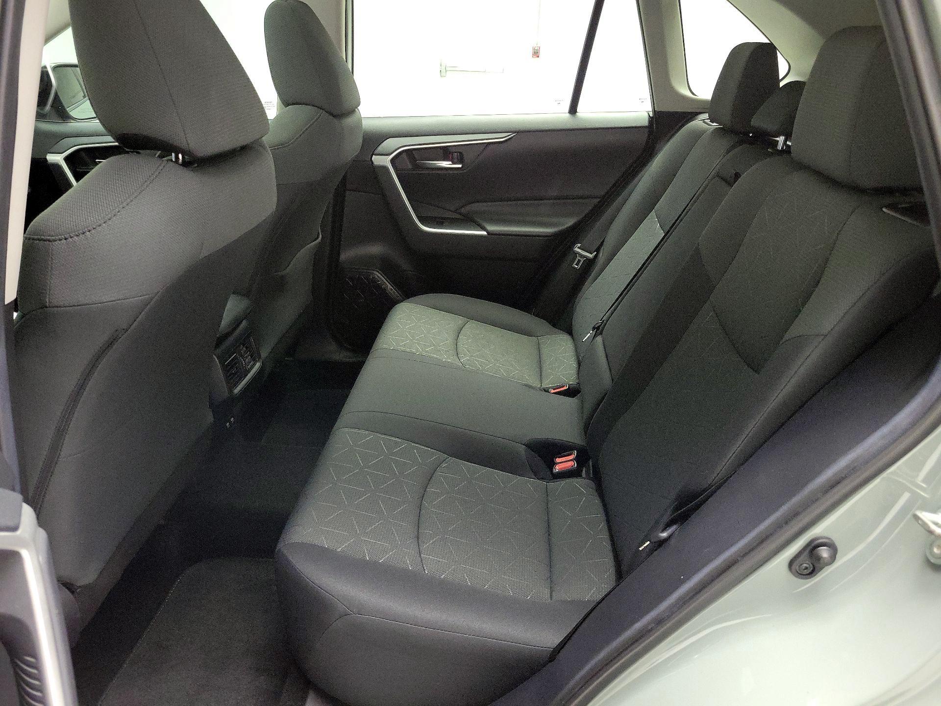 Thumbnail: 2019 Toyota RAV4 - 20