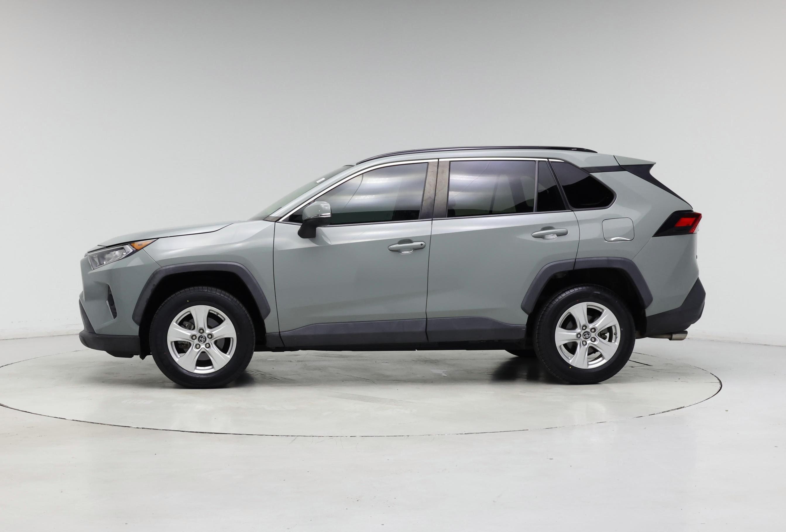 Thumbnail: 2019 Toyota RAV4 - 3