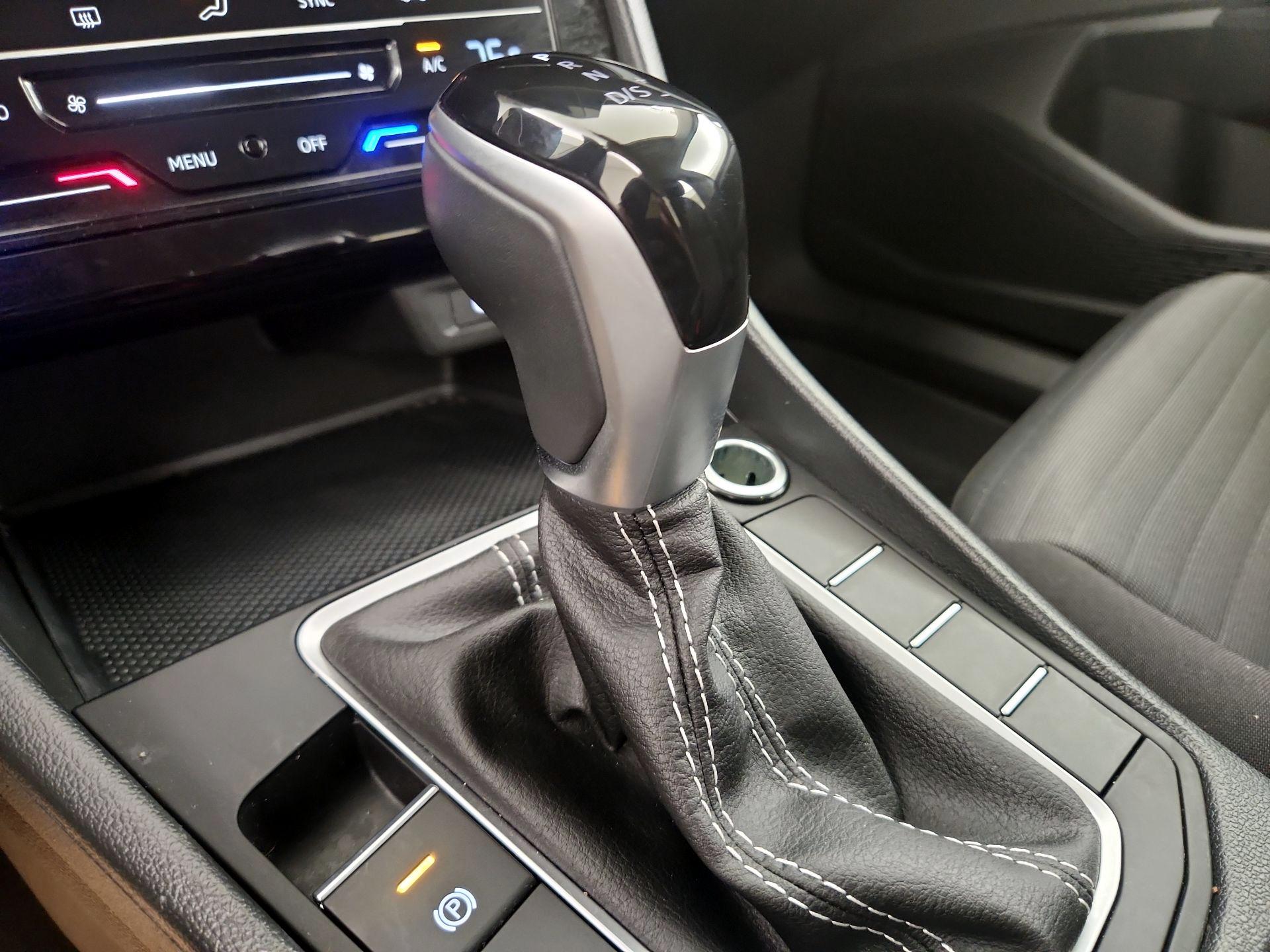 Thumbnail: 2025 Volkswagen Jetta - 17