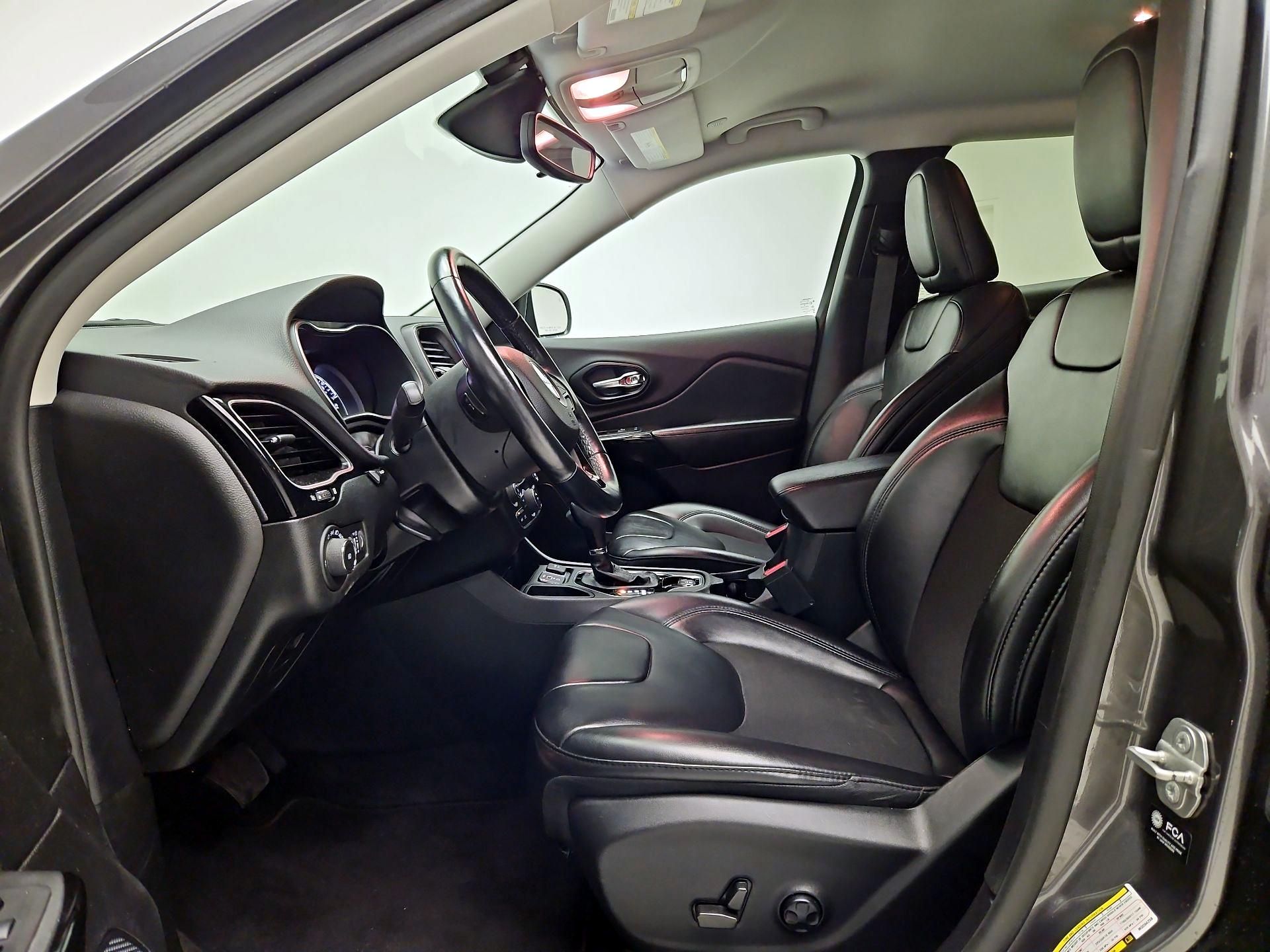 Thumbnail: 2021 Jeep Cherokee - 11