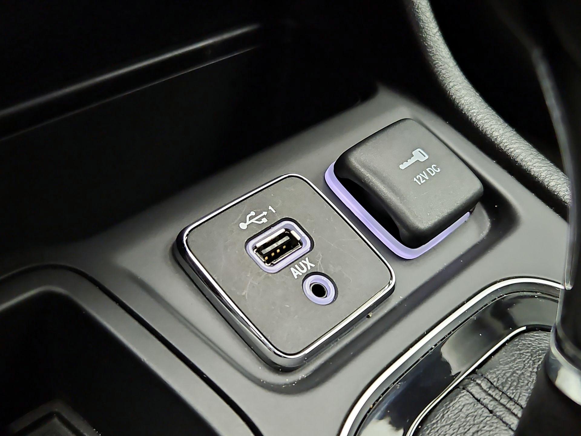 Thumbnail: 2021 Jeep Cherokee - 18