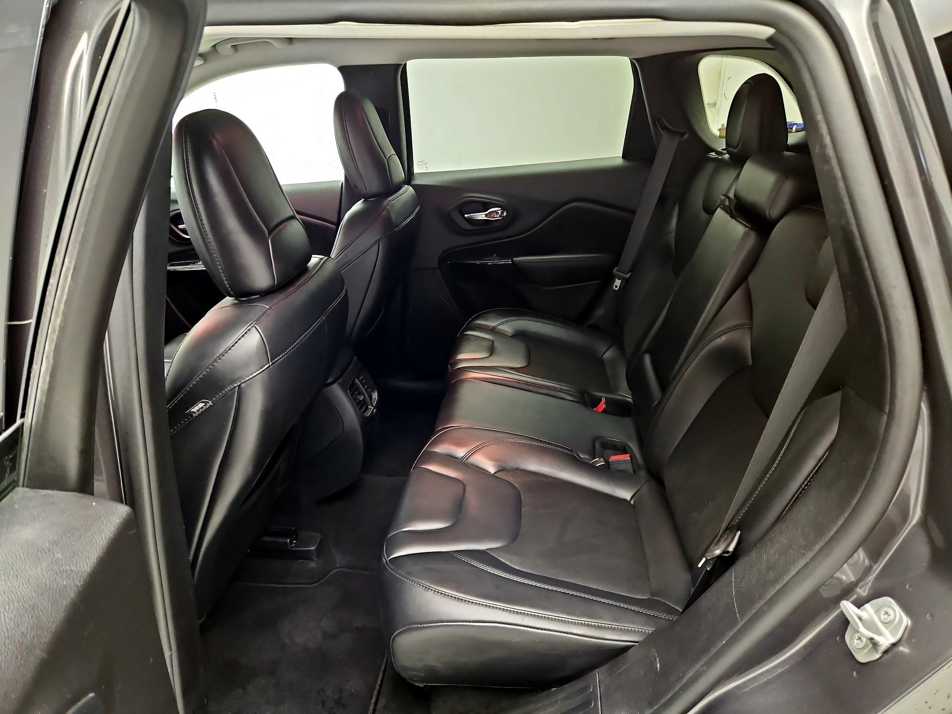 Thumbnail: 2021 Jeep Cherokee - 19