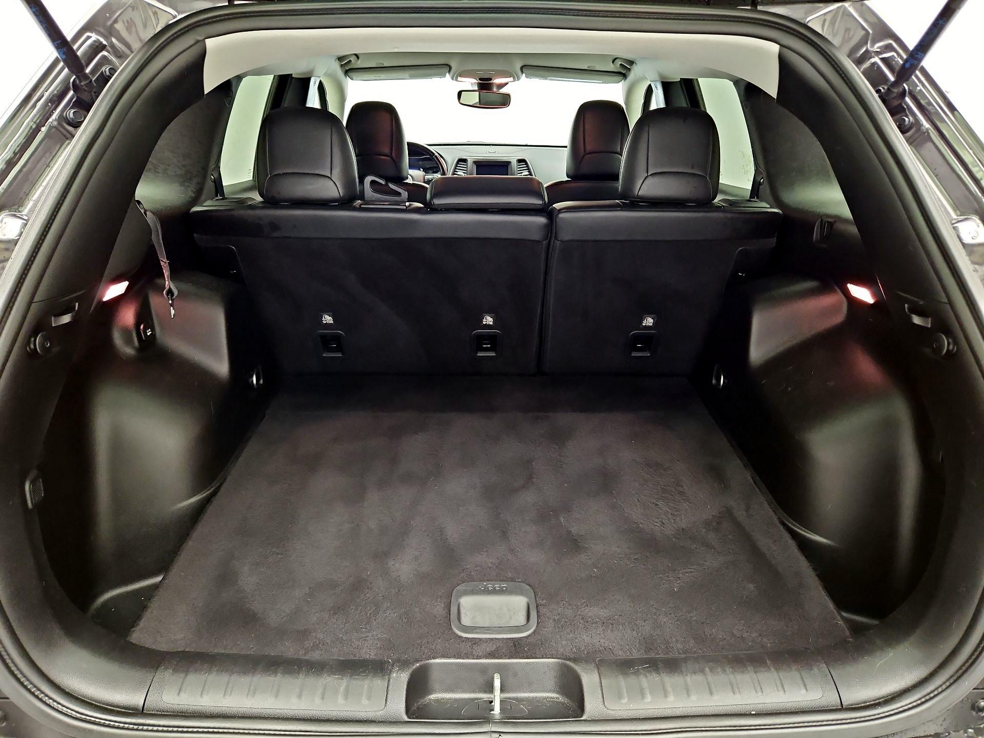 Thumbnail: 2021 Jeep Cherokee - 20