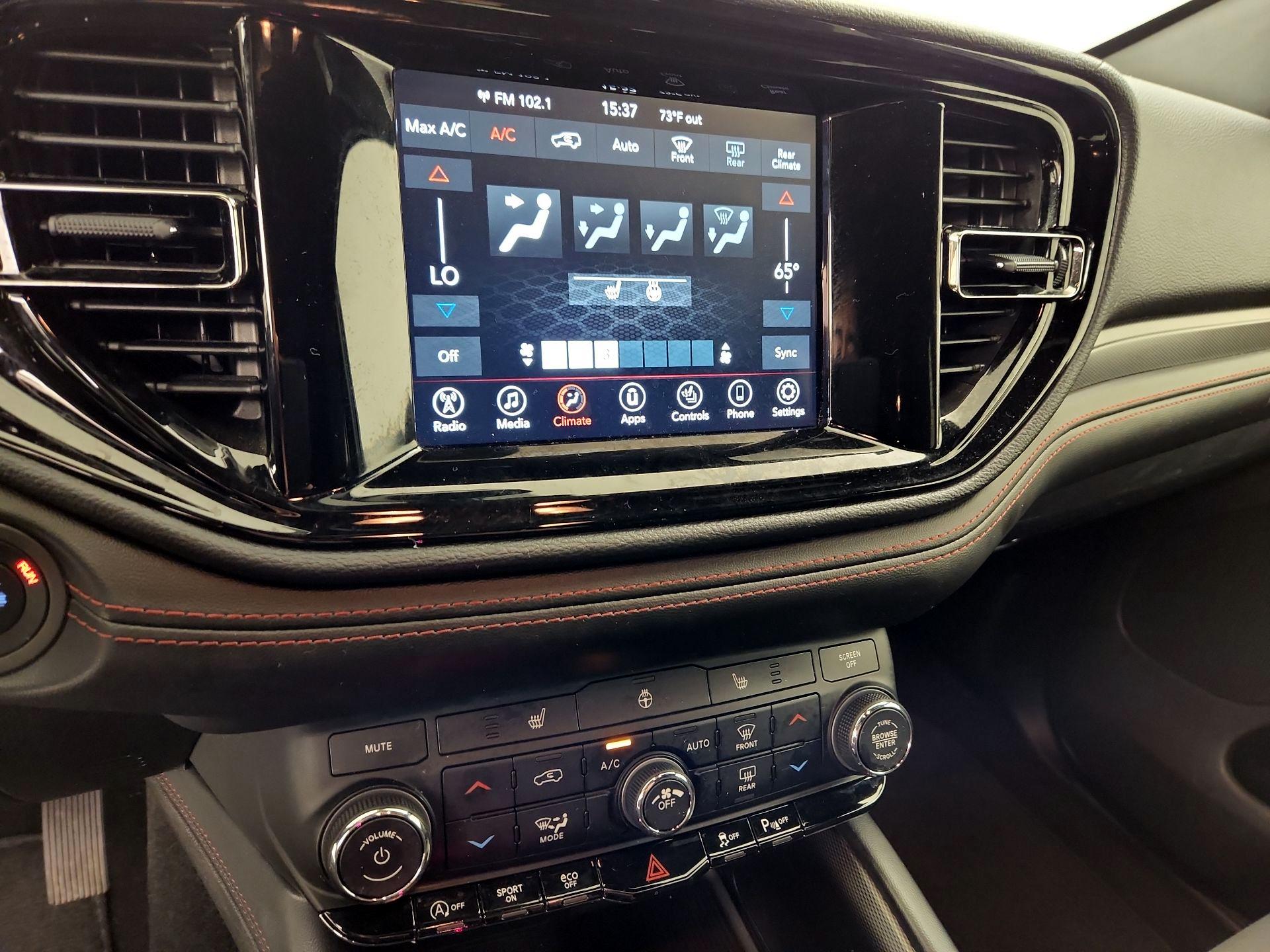 Thumbnail: 2023 Dodge Durango - 16