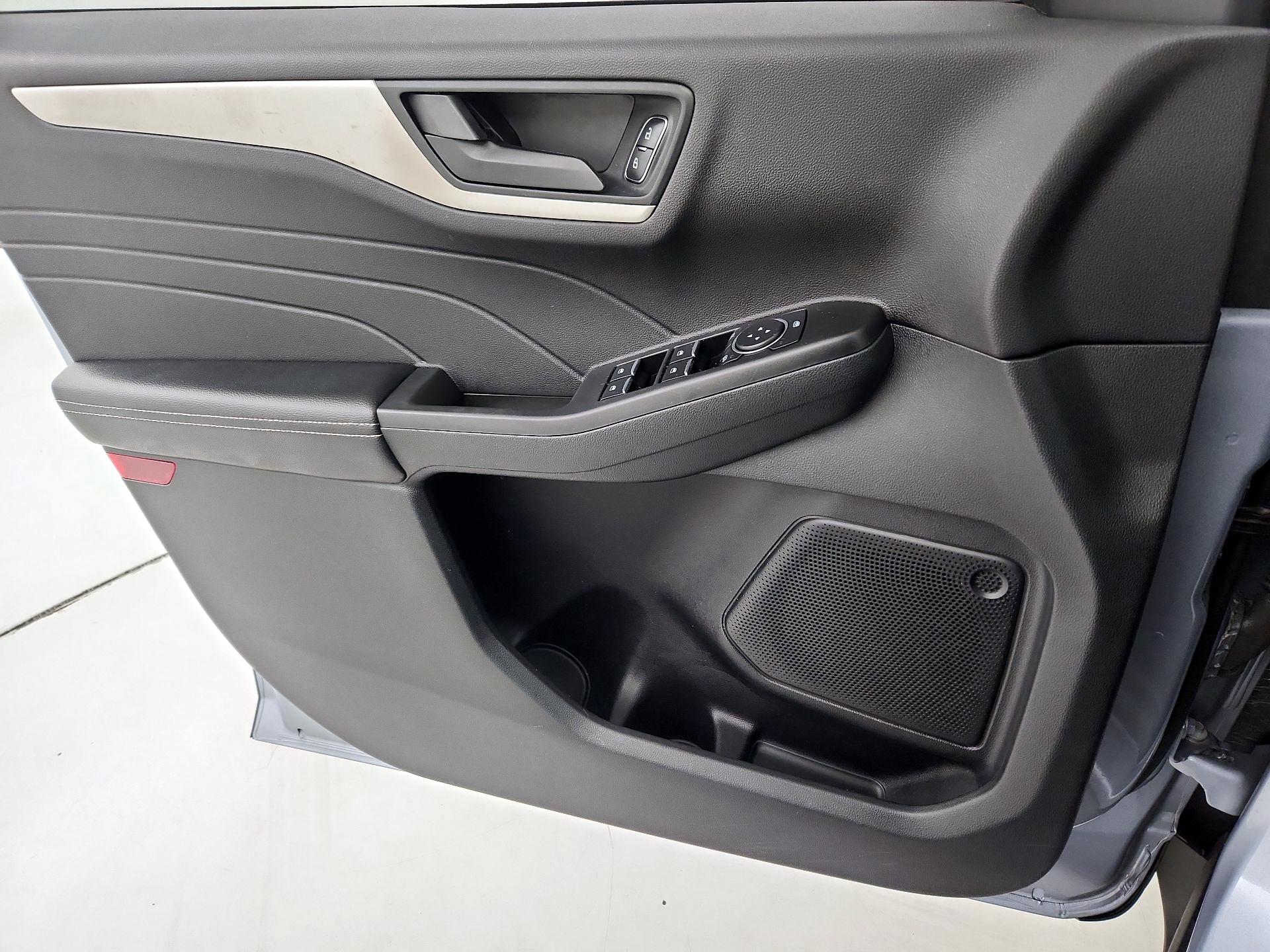 Thumbnail: 2022 Ford Escape - 12