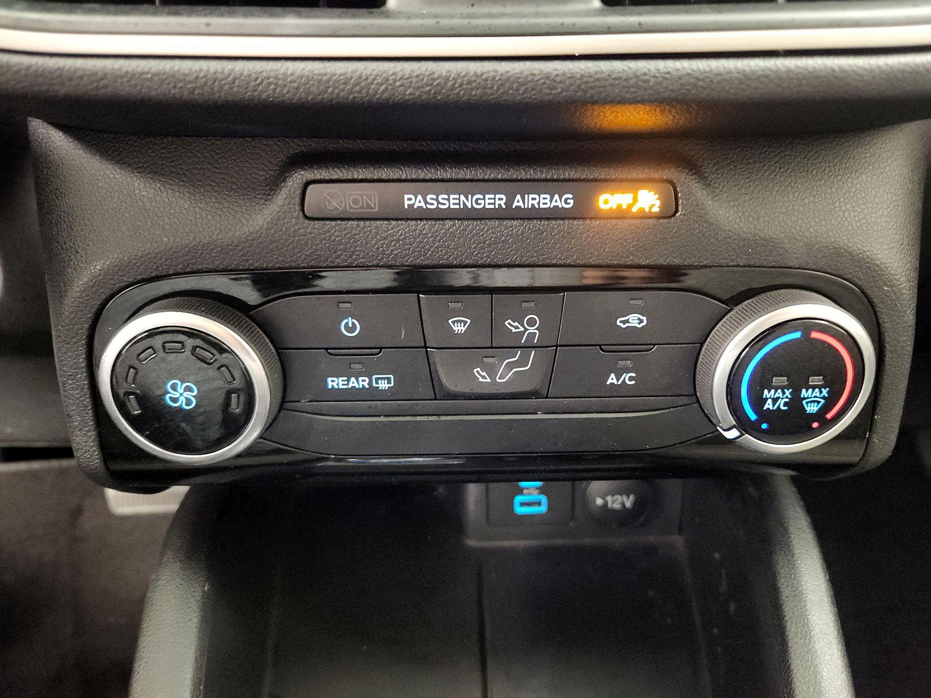 Thumbnail: 2022 Ford Escape - 16