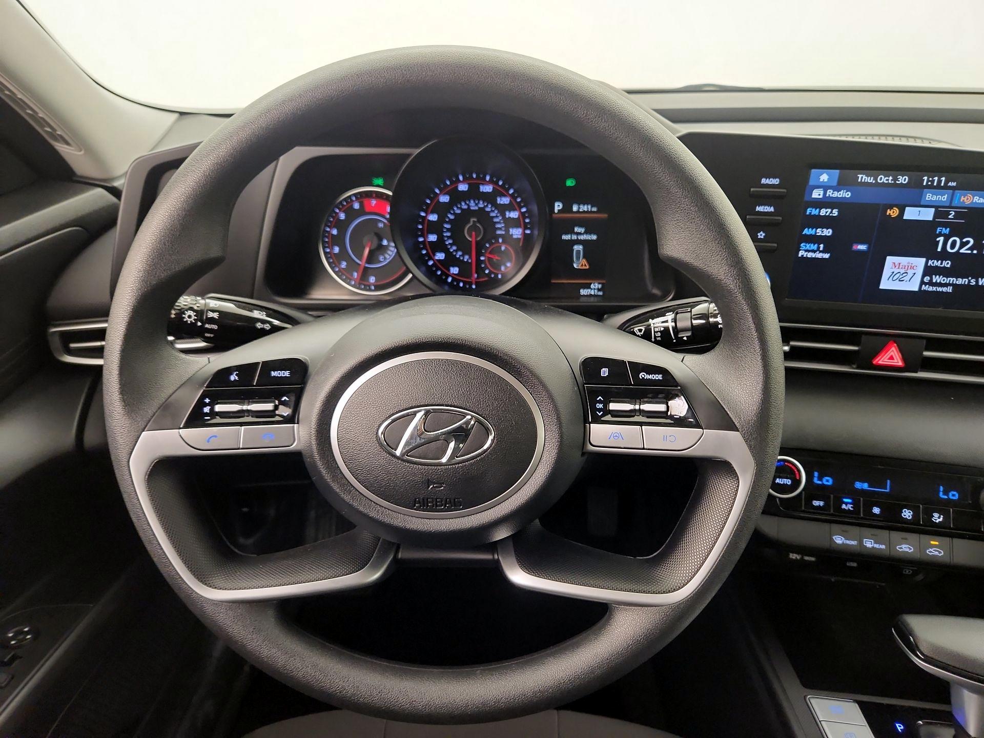 Thumbnail: 2022 Hyundai Elantra - 10