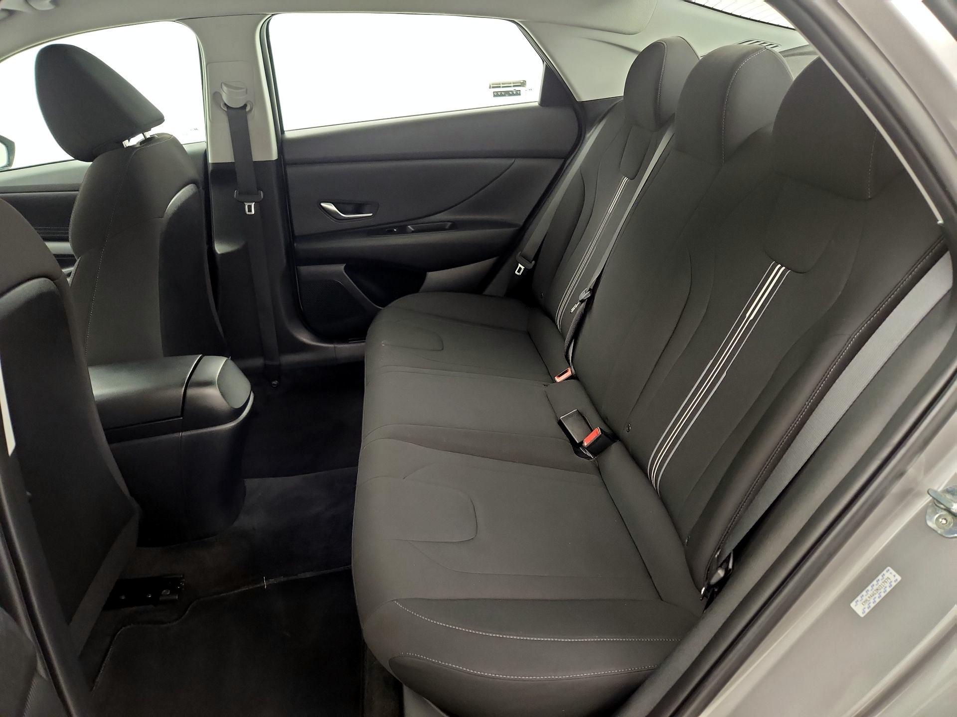 Thumbnail: 2022 Hyundai Elantra - 19