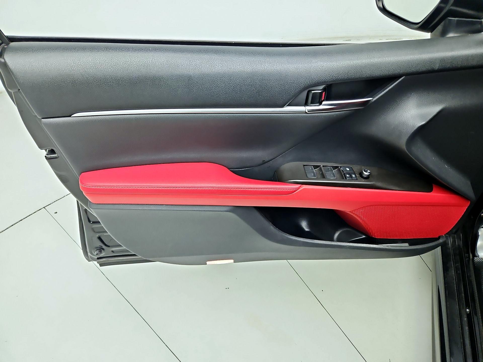 Thumbnail: 2021 Toyota Camry - 12