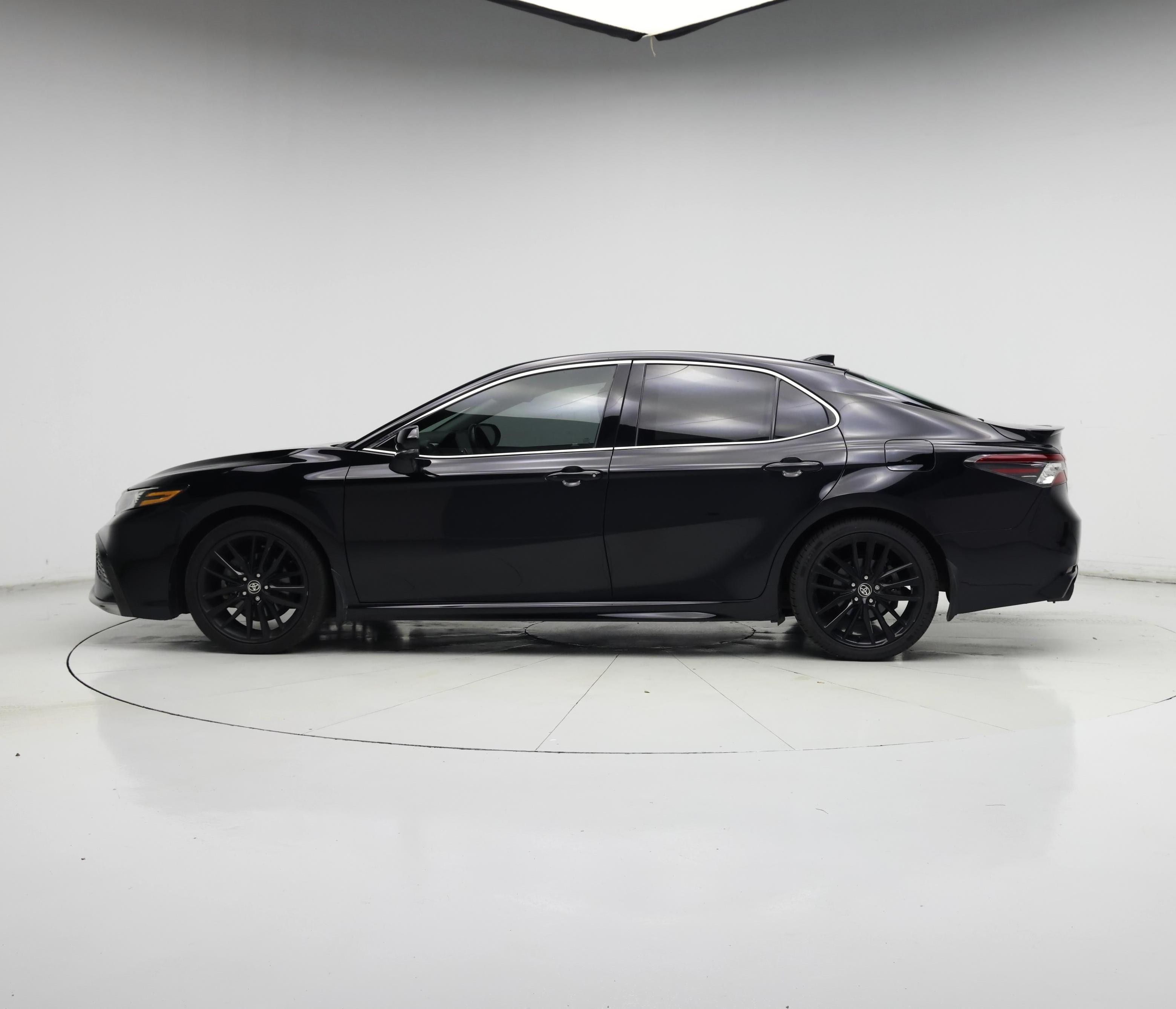 Thumbnail: 2021 Toyota Camry - 3