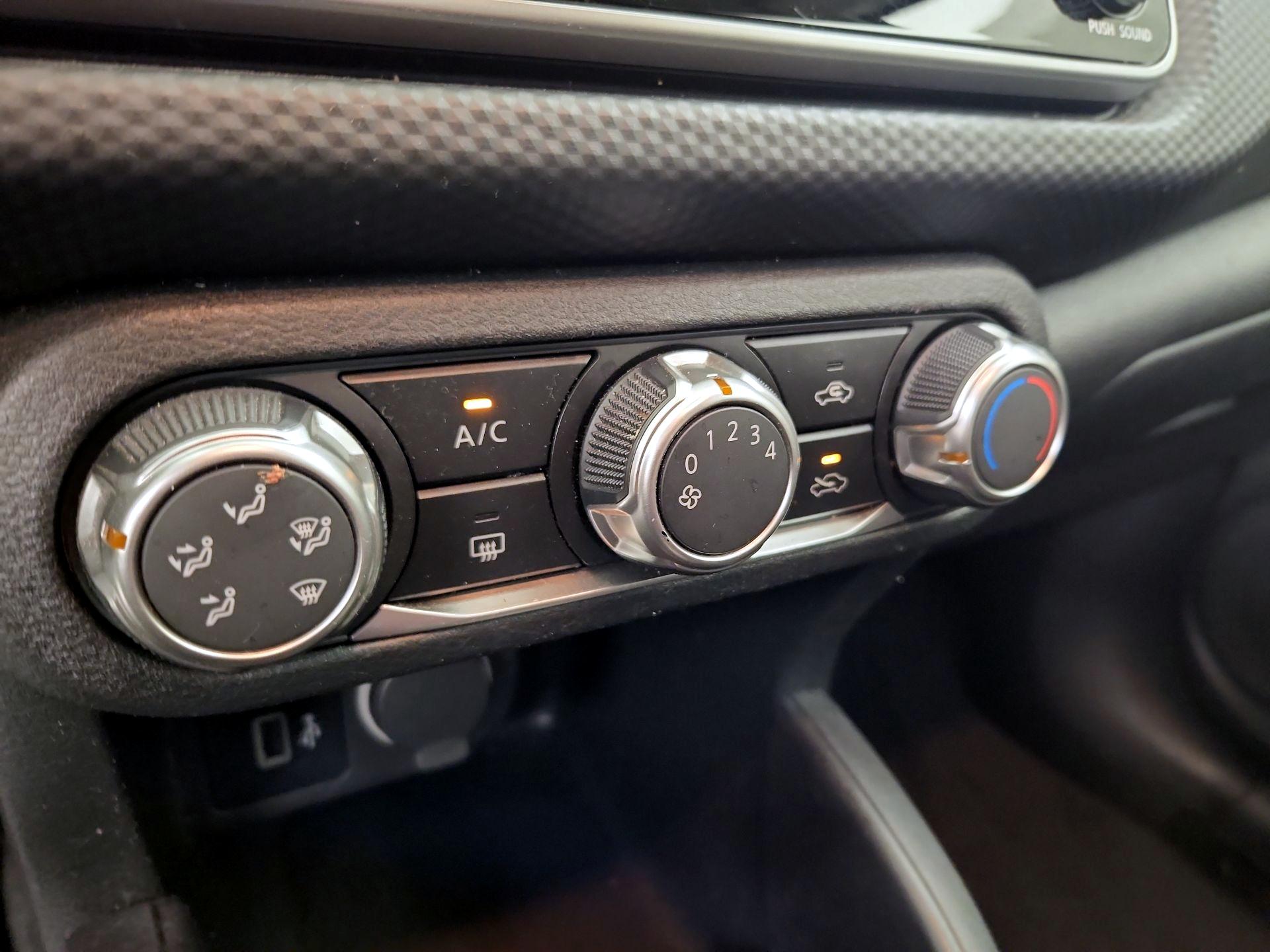 Thumbnail: 2022 Nissan Kicks - 16