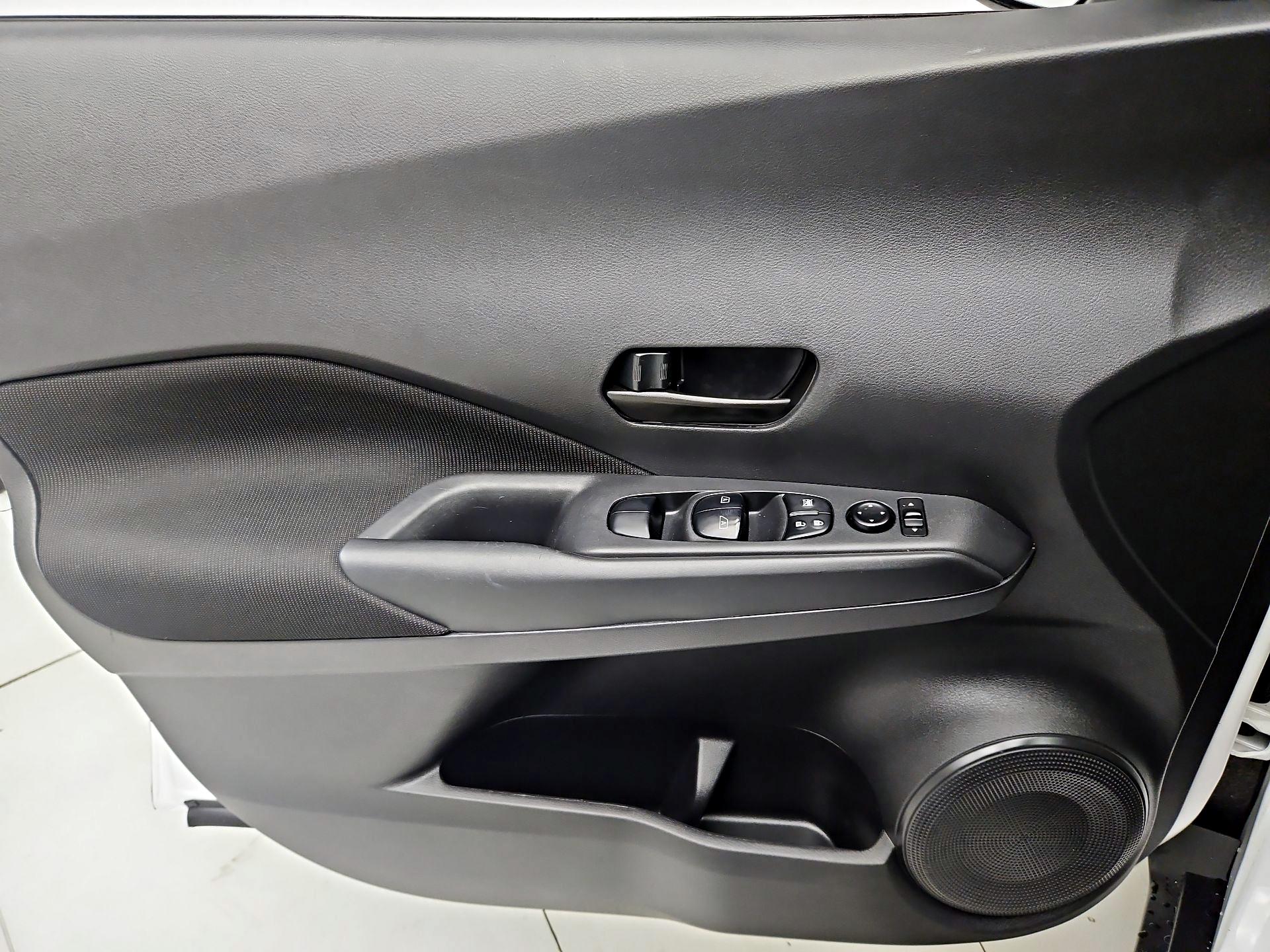 Thumbnail: 2022 Nissan Kicks - 12