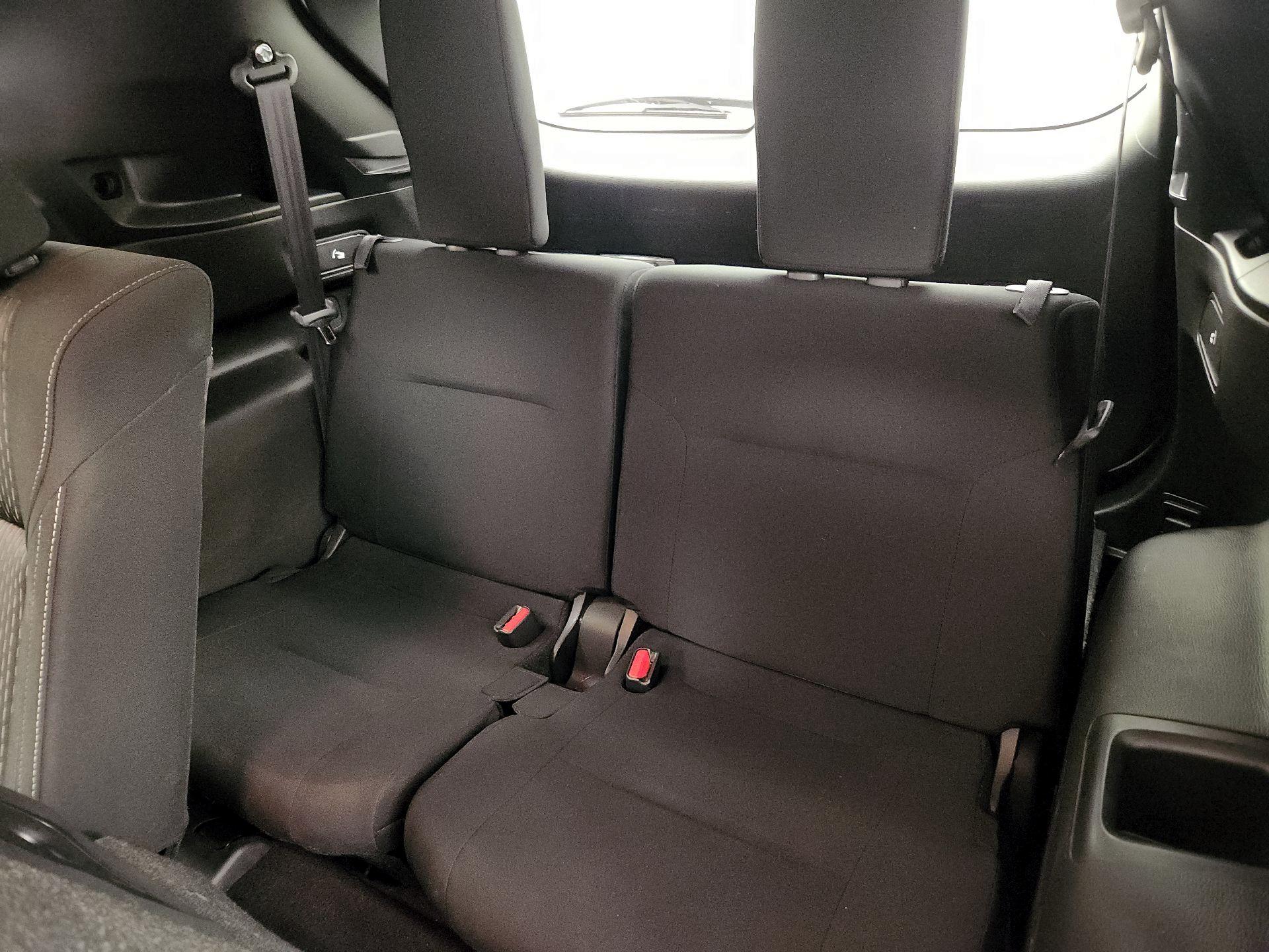 Thumbnail: 2024 Mitsubishi Outlander - 20