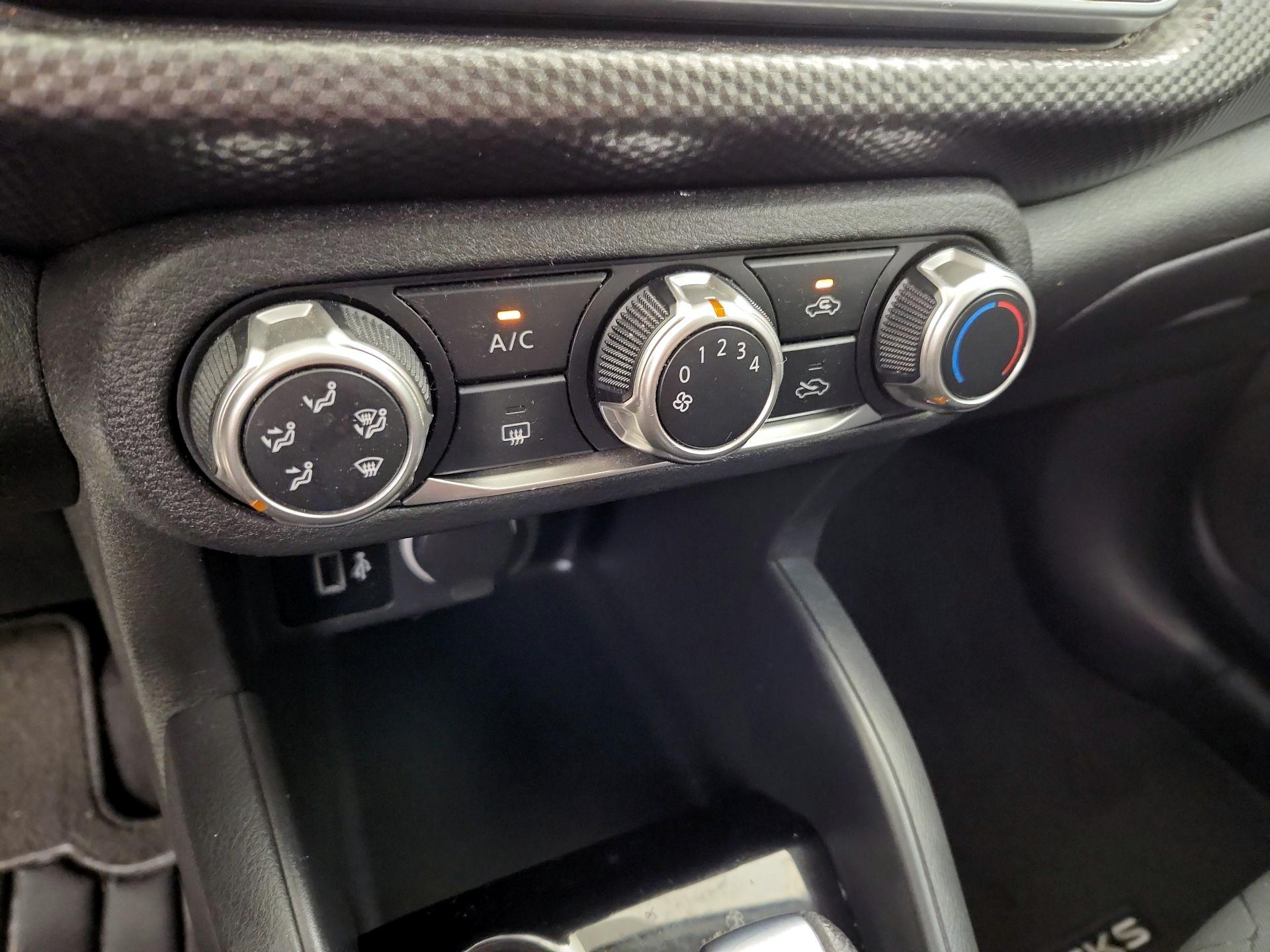 Thumbnail: 2020 Nissan Kicks - 16