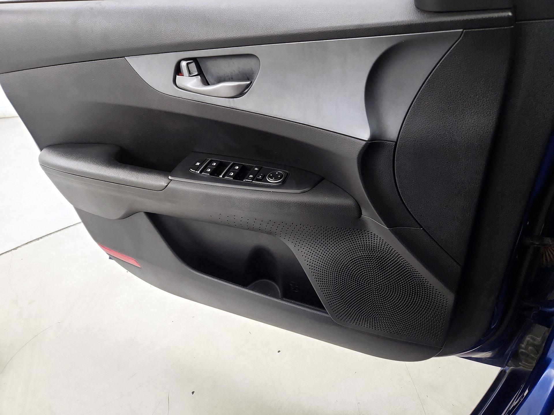 Thumbnail: 2021 Kia Forte - 12