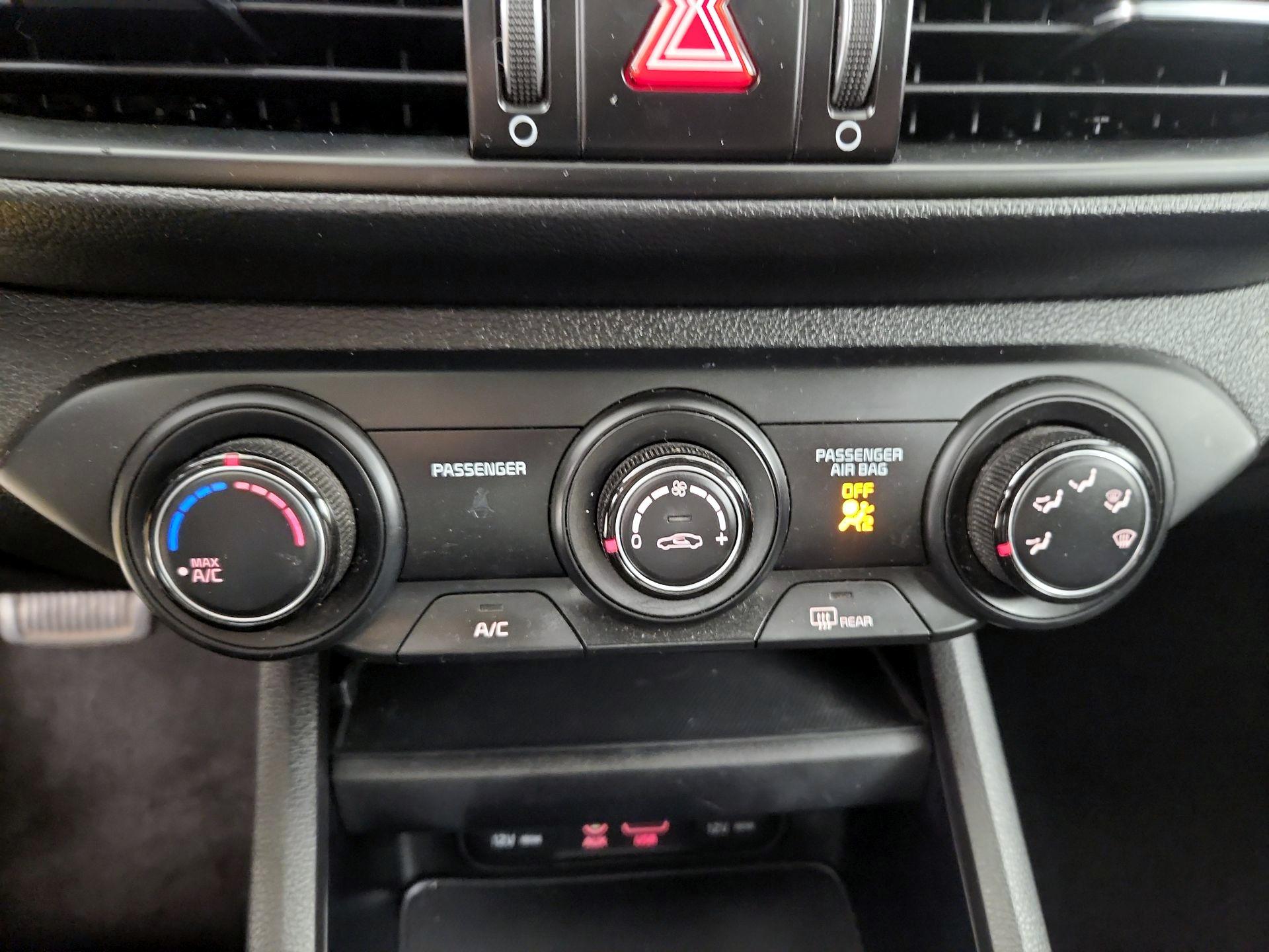 Thumbnail: 2021 Kia Forte - 16