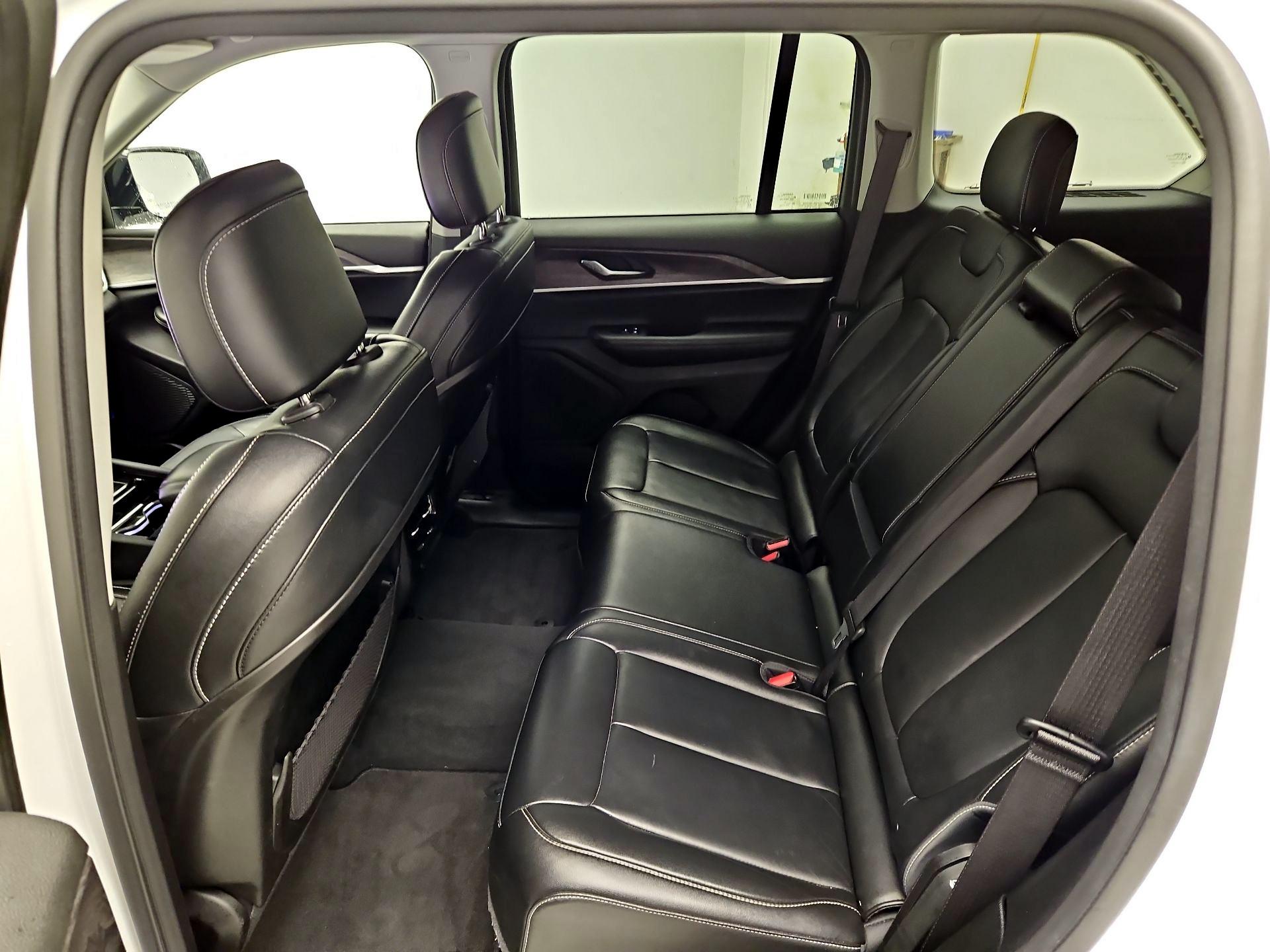 Thumbnail: 2023 Jeep Grand Cherokee - 20