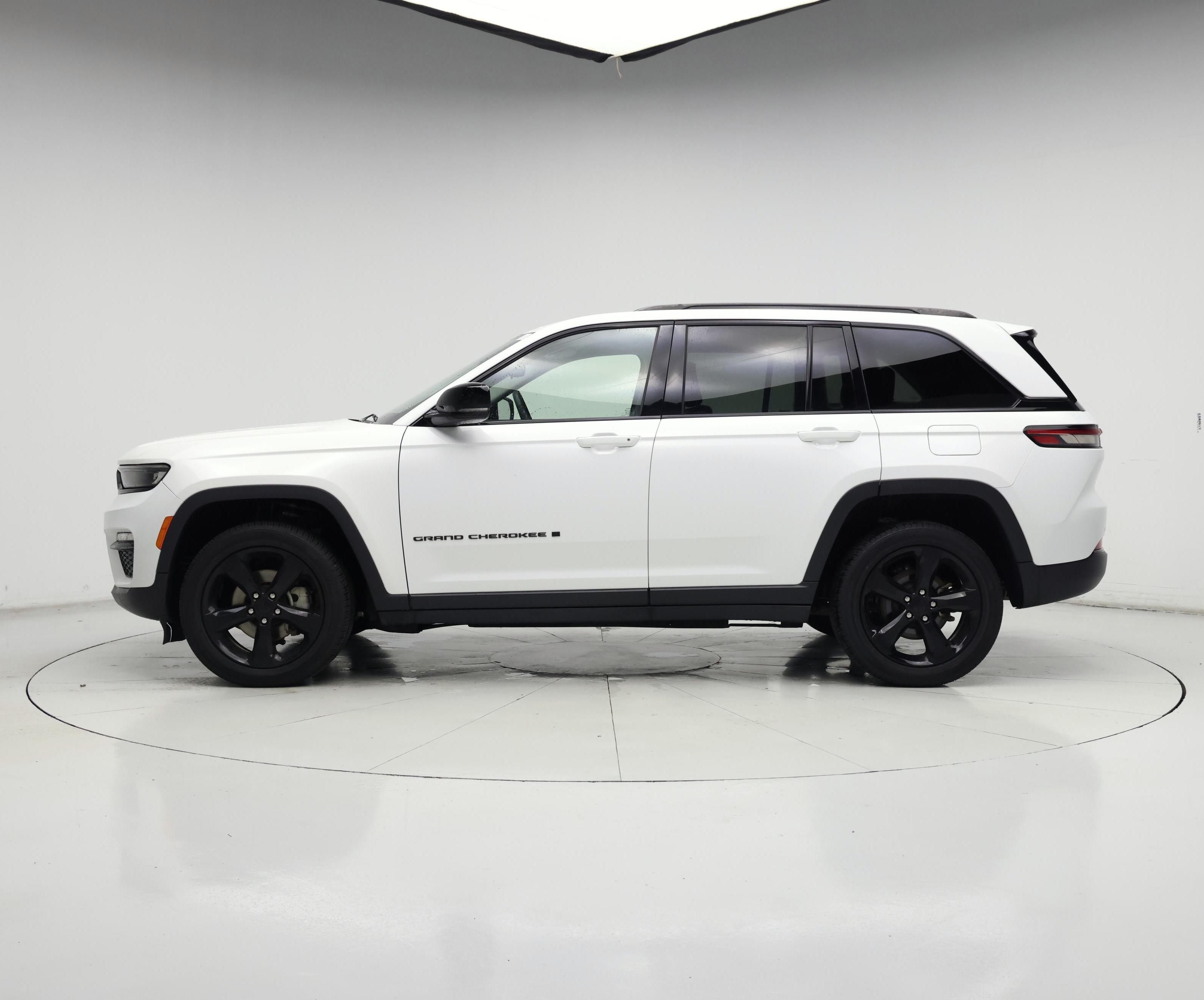 Thumbnail: 2023 Jeep Grand Cherokee - 3