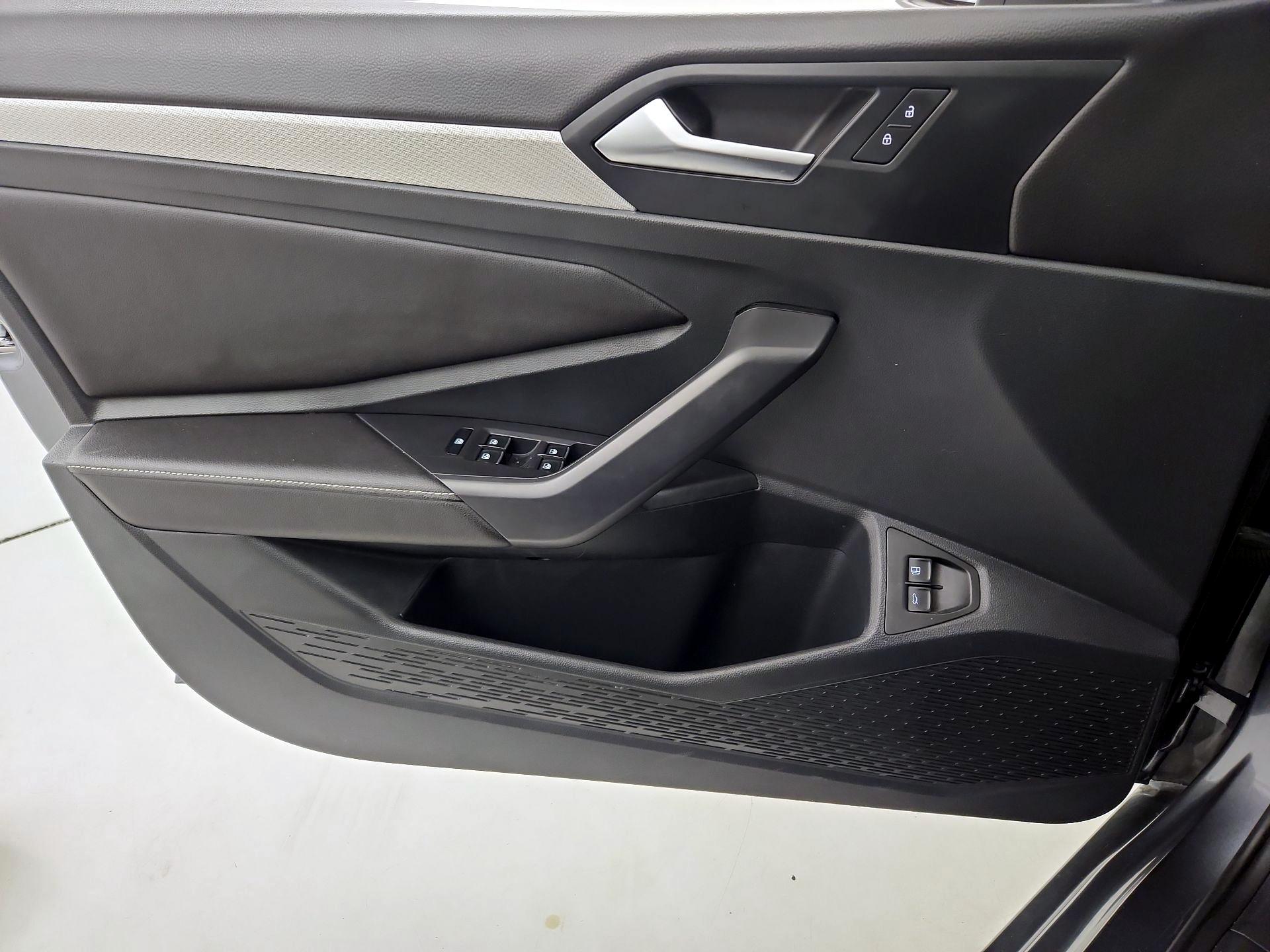 Thumbnail: 2023 Volkswagen Jetta - 12