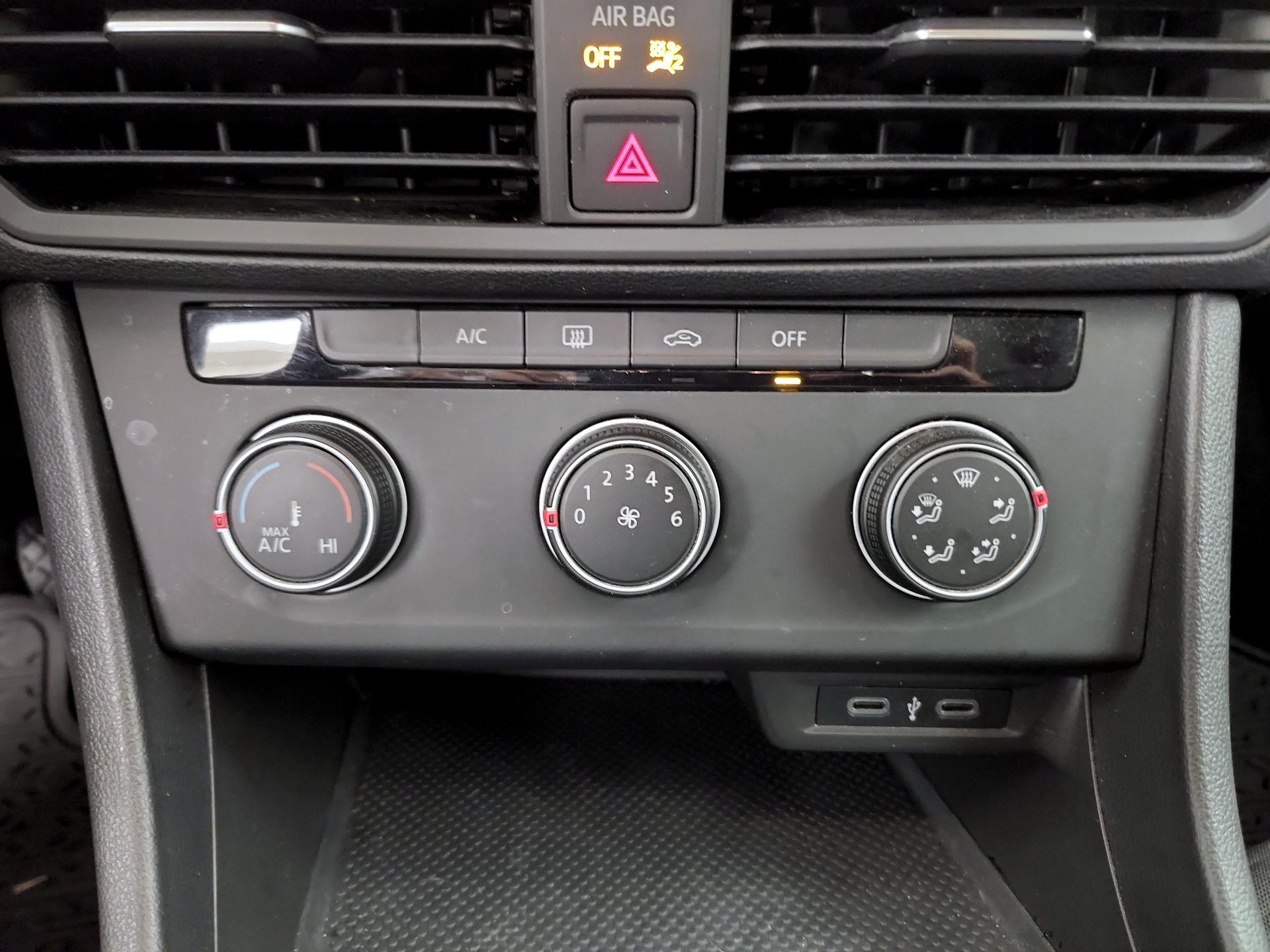 Thumbnail: 2023 Volkswagen Jetta - 16