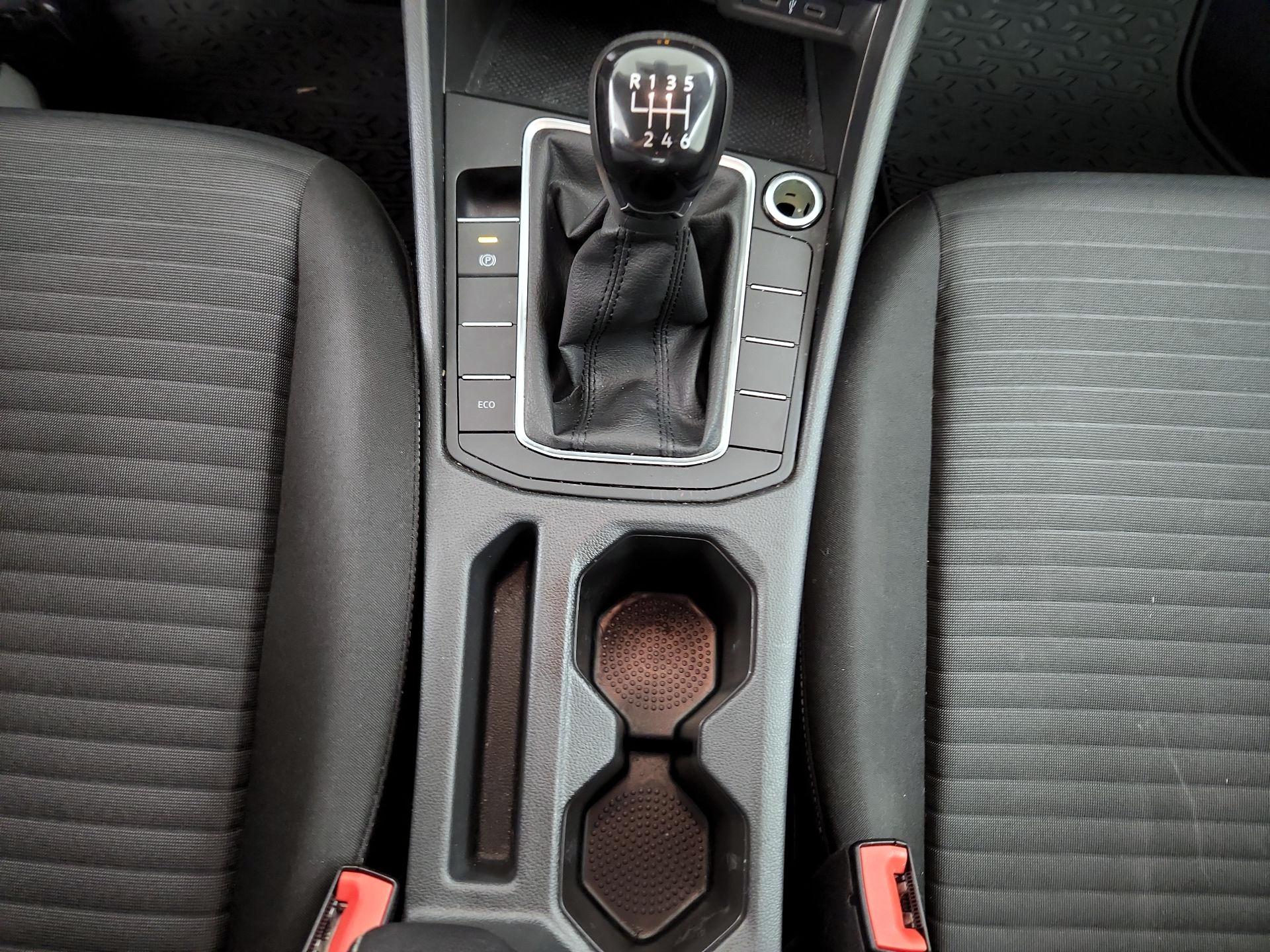 Thumbnail: 2023 Volkswagen Jetta - 17